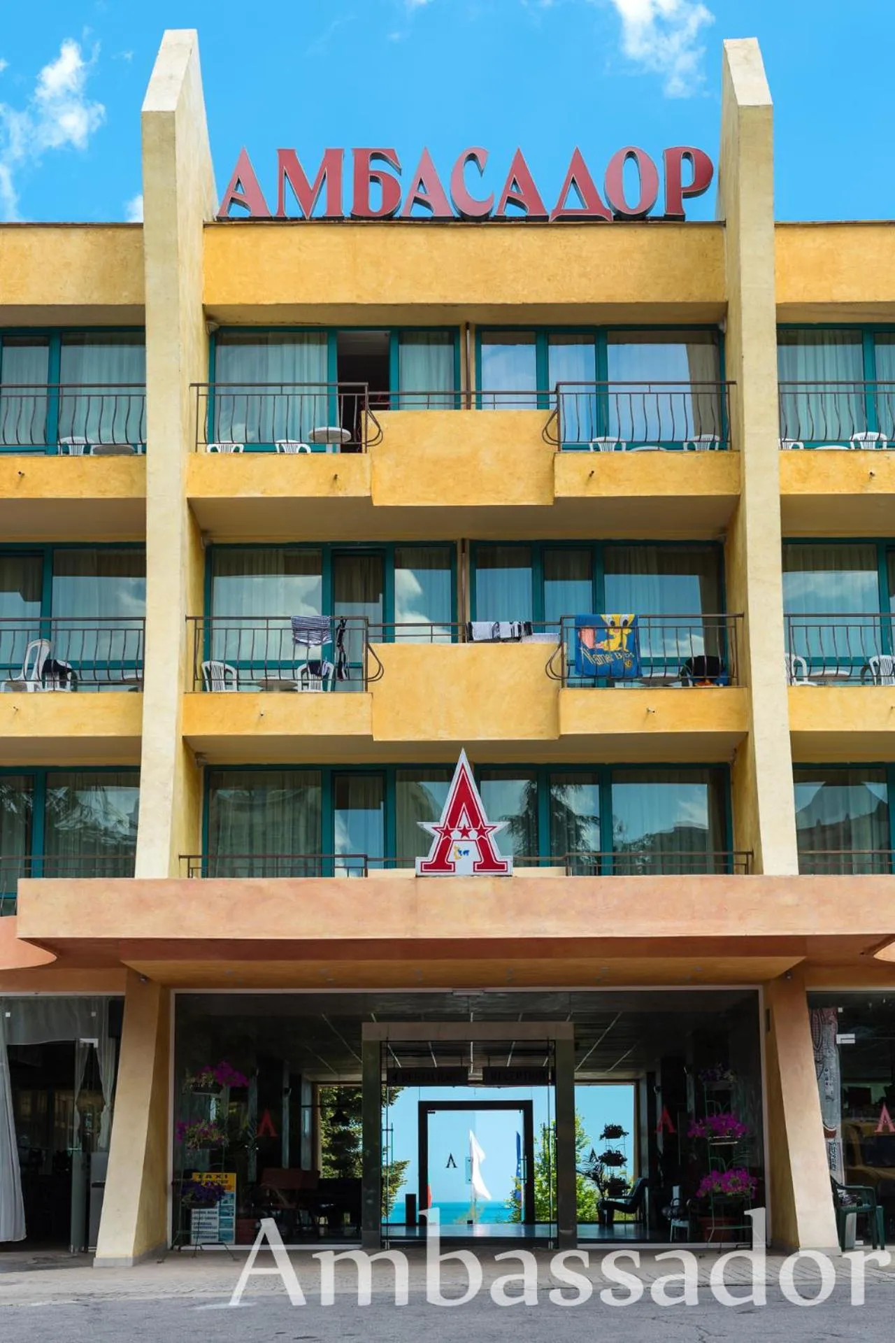 Property building in Hotel Ambassador - Free Parking