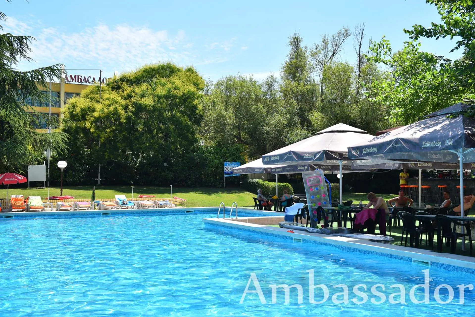 Swimming pool in Hotel Ambassador - Free Parking