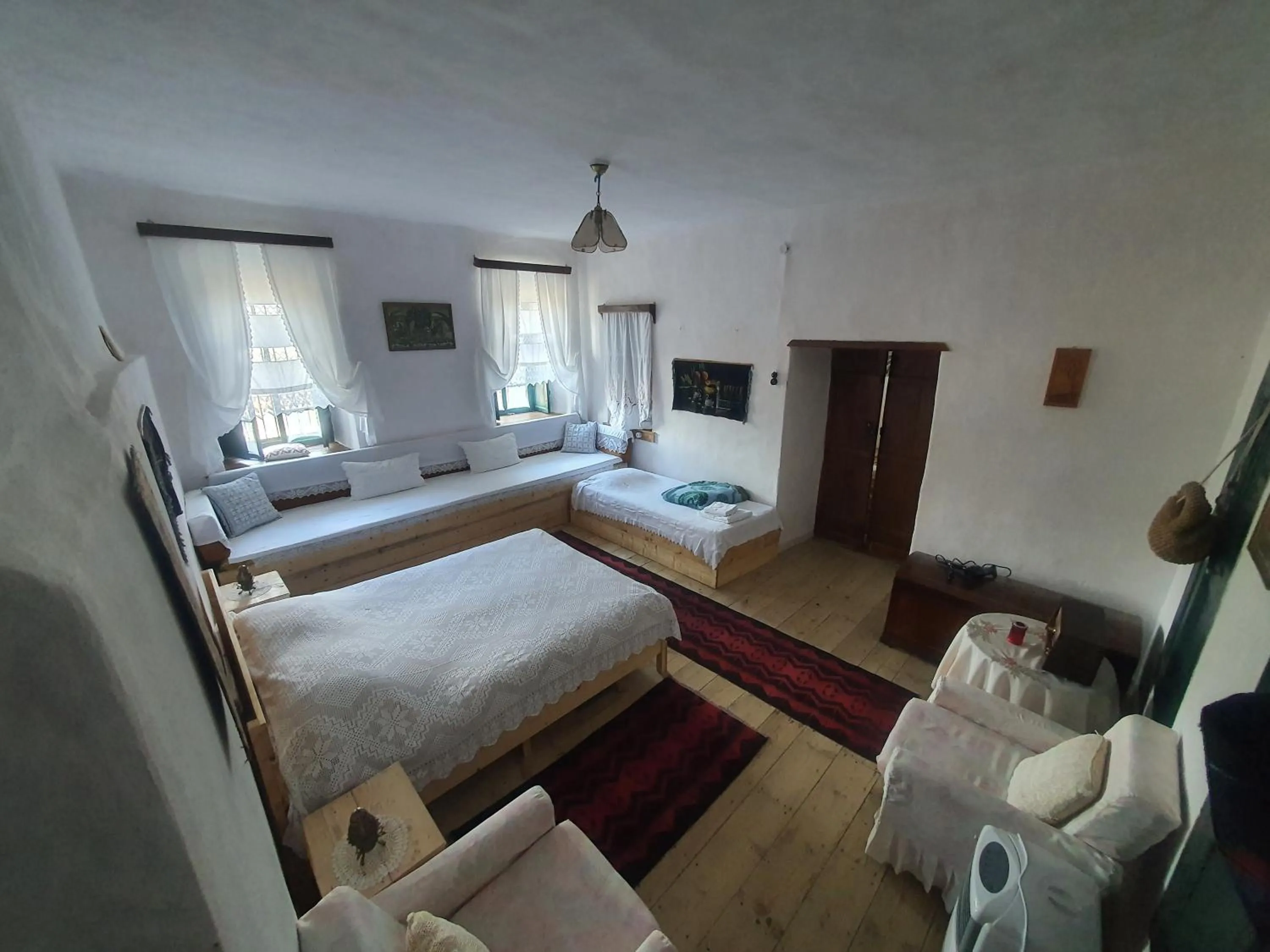 Classic Quadruple Room - single occupancy in Traditional GuestHouse Permet