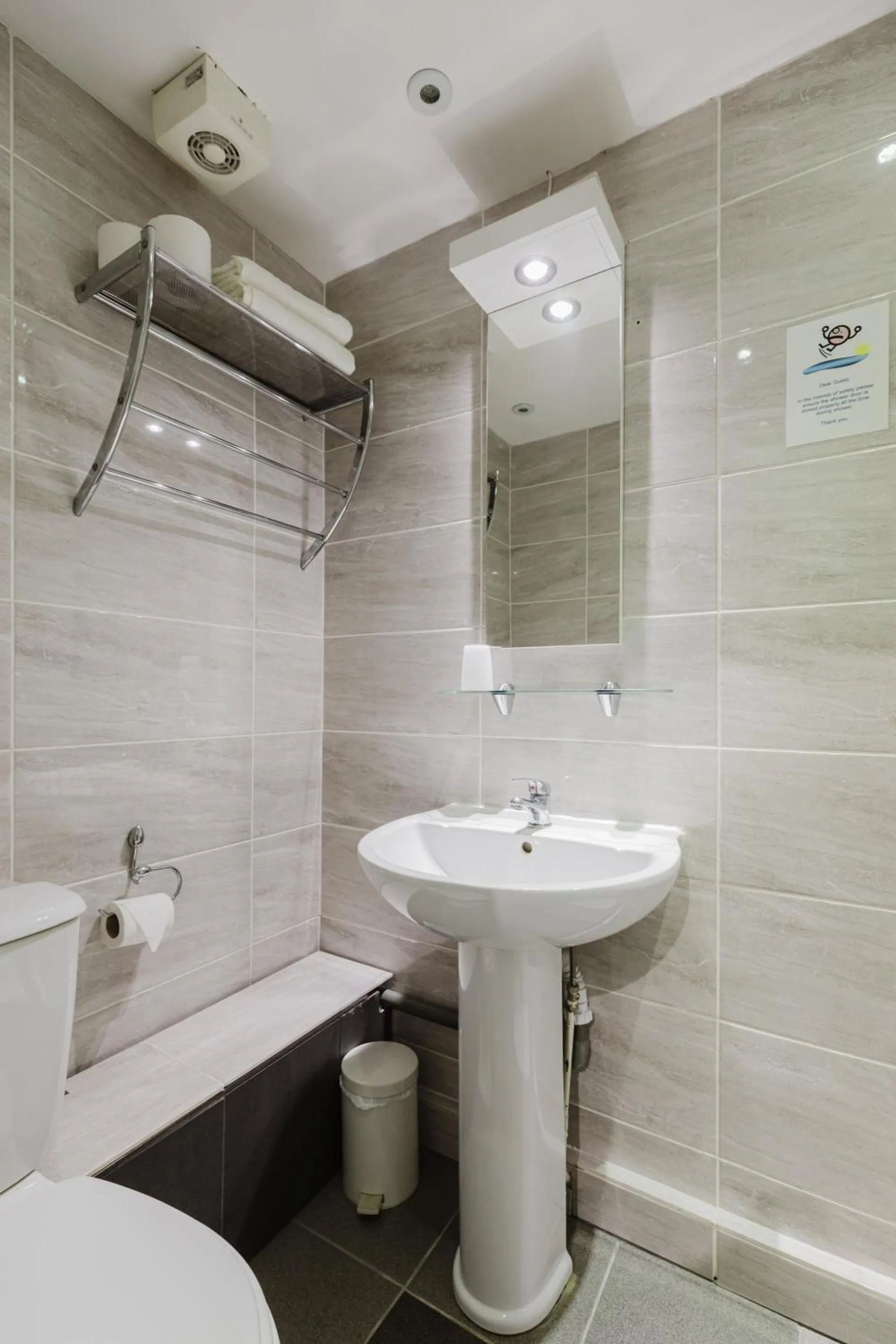 Bathroom in The Chapter Hotels - Falcon Hotel