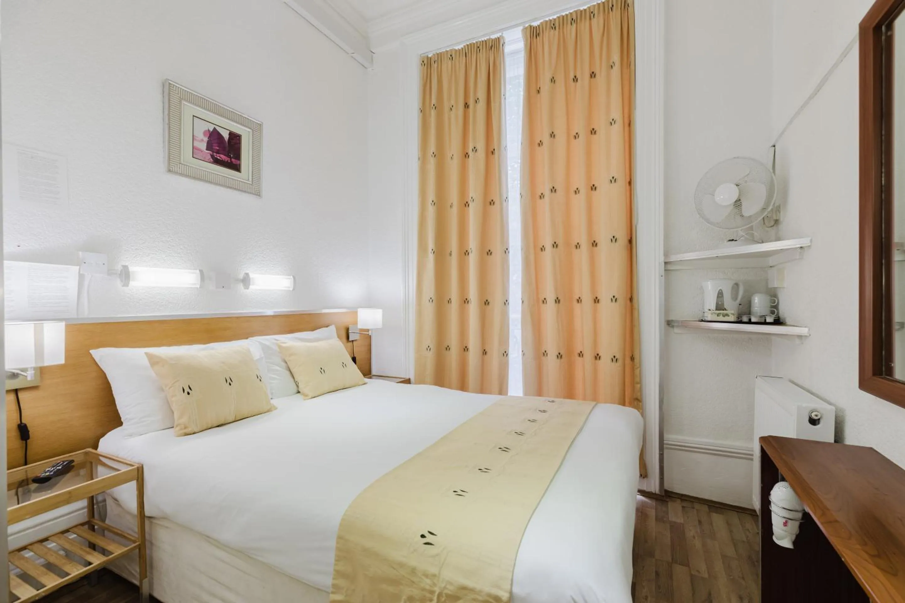 Bedroom, Bed in The Chapter Hotels - Falcon Hotel