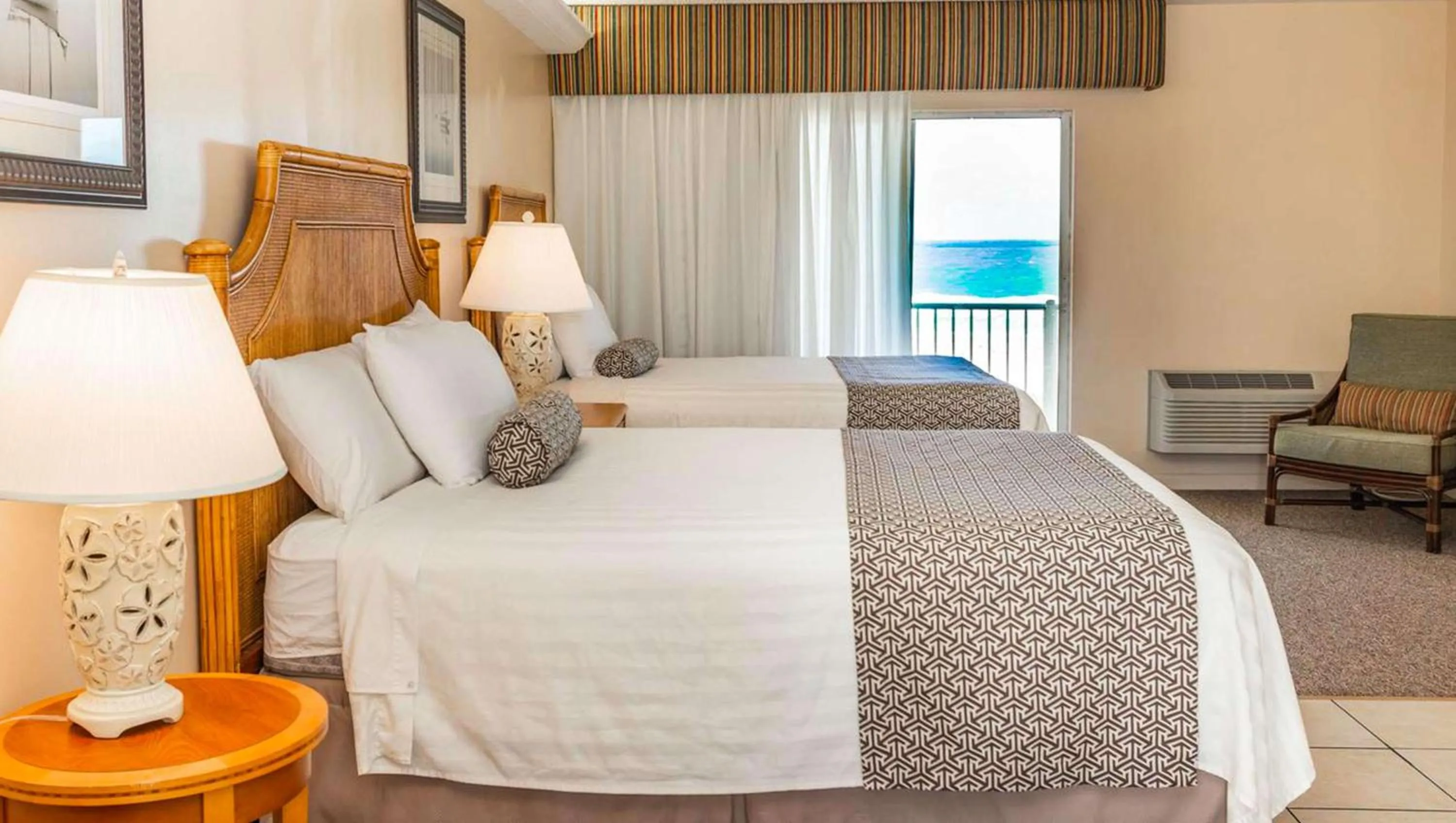 Photo of the whole room, Bed in Belleair Beach Resort Motel