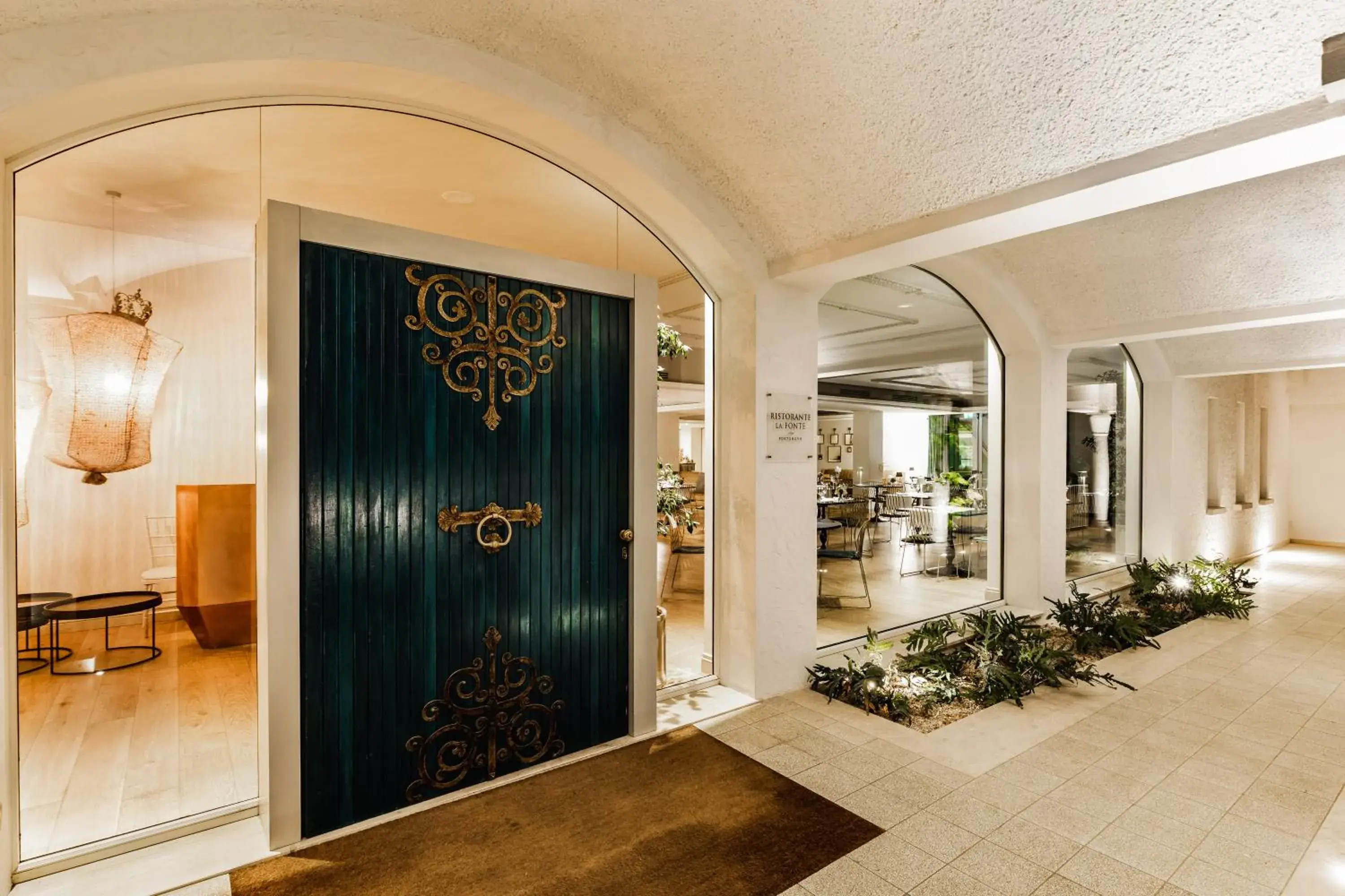 Restaurant/places to eat in SeeBay Hotel Restaurant/places to eat in SeeBay Hotel