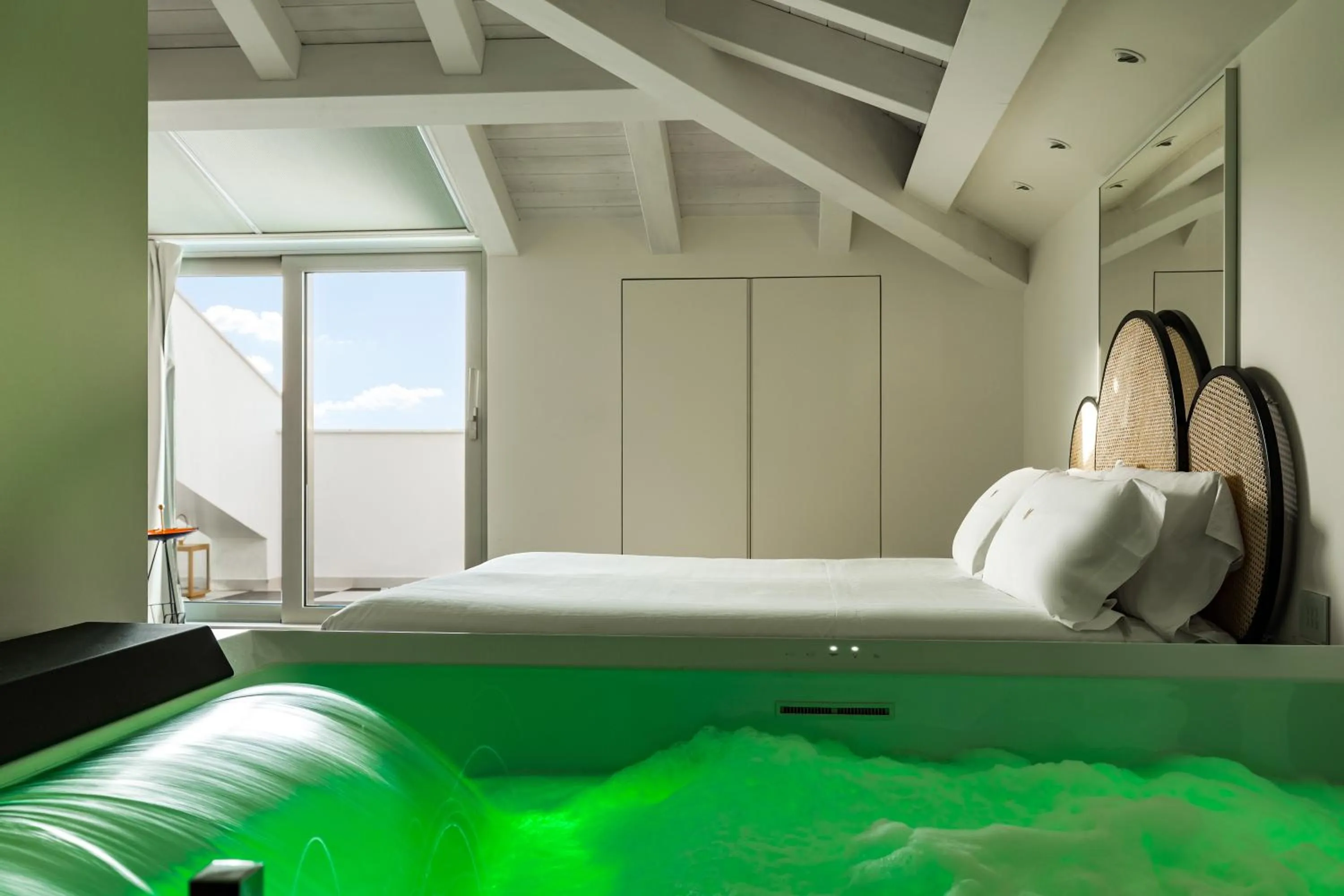 Hot Tub in SeeBay Hotel