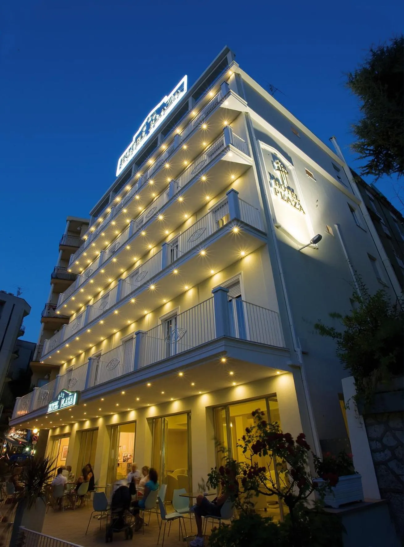 Property building in Hotel Plaza