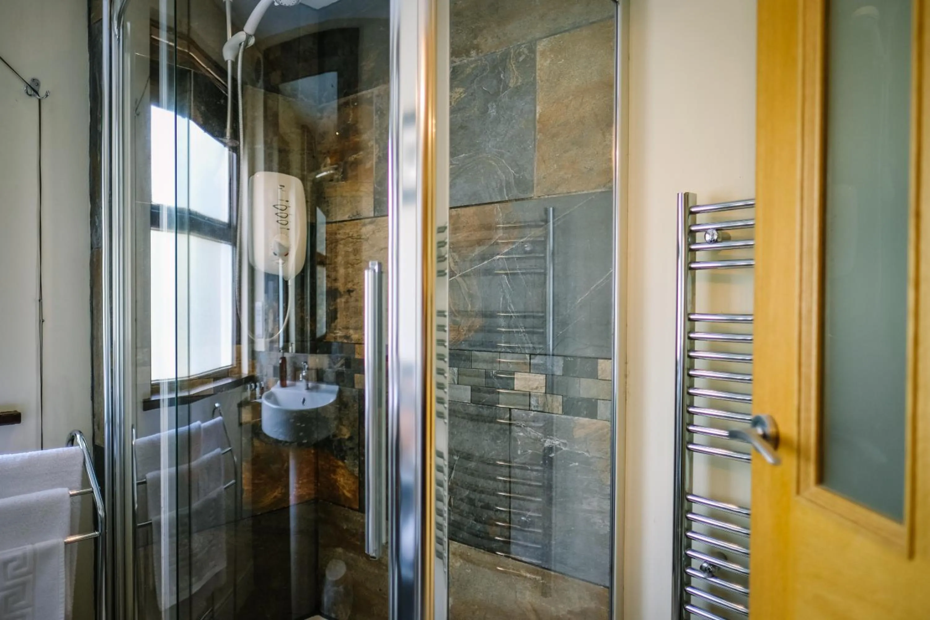Bathroom in 1863 Restaurant with Rooms