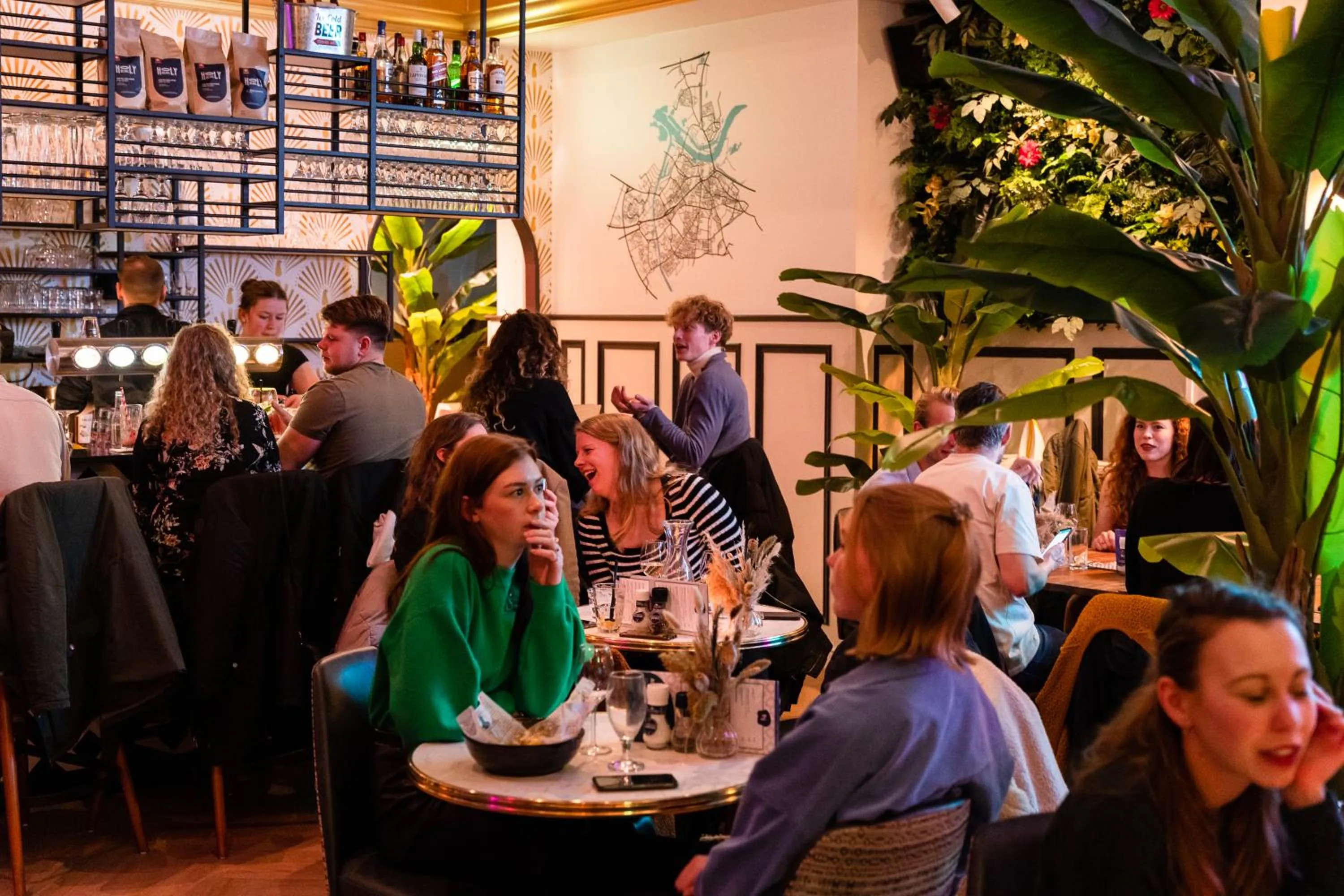 Restaurant/places to eat in Hotel Pauw