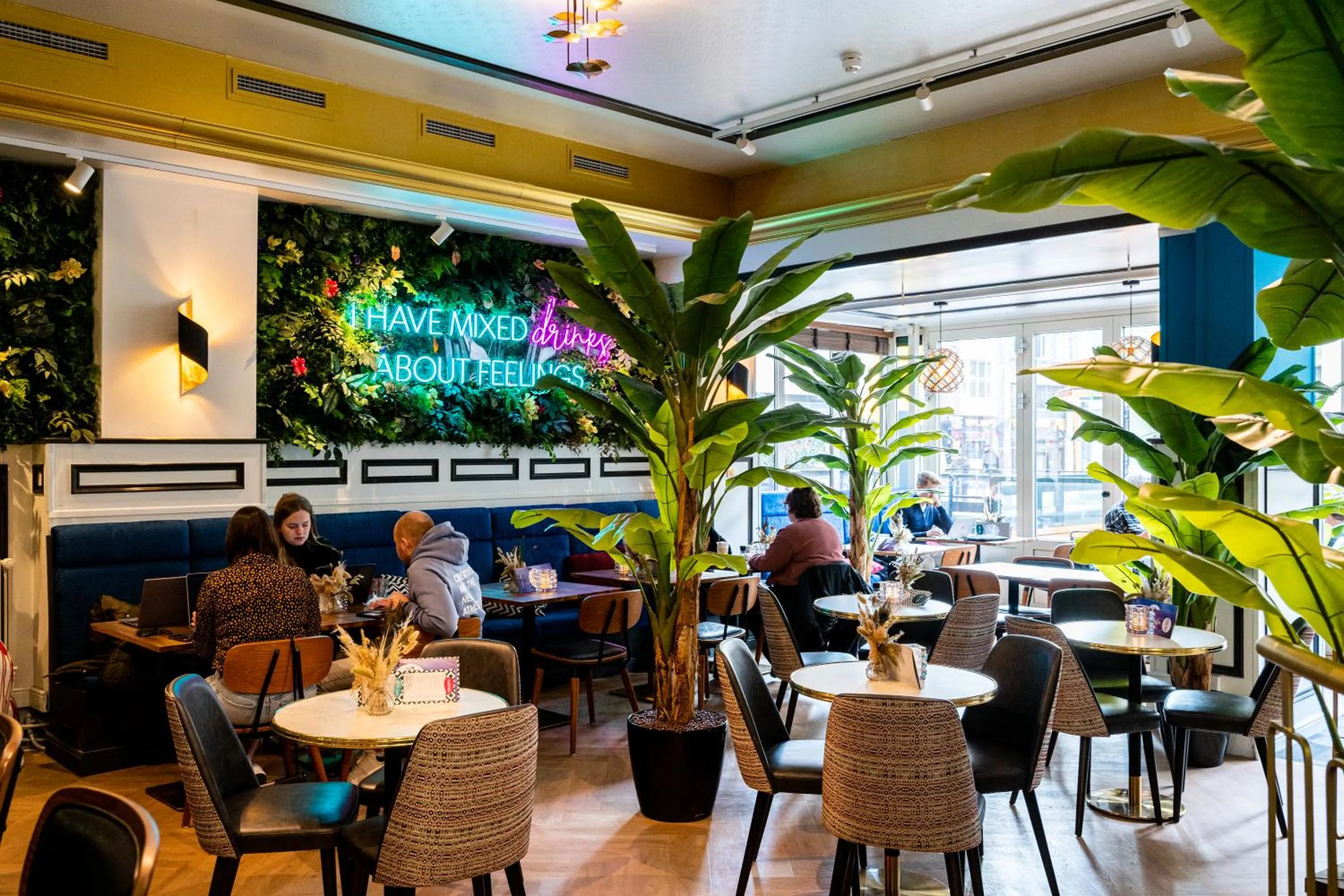 Restaurant/places to eat in Hotel Pauw