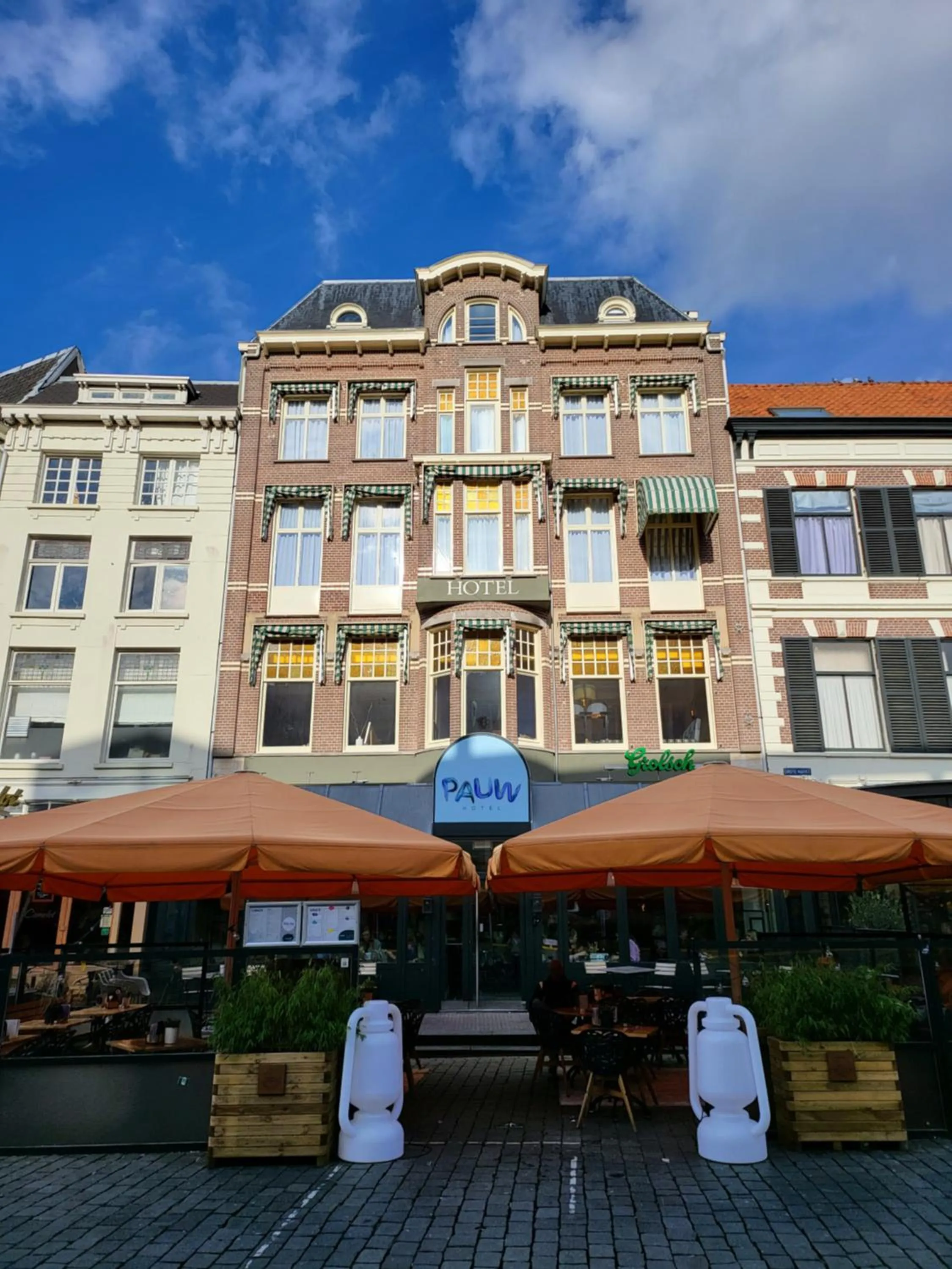 Property building in Hotel Pauw