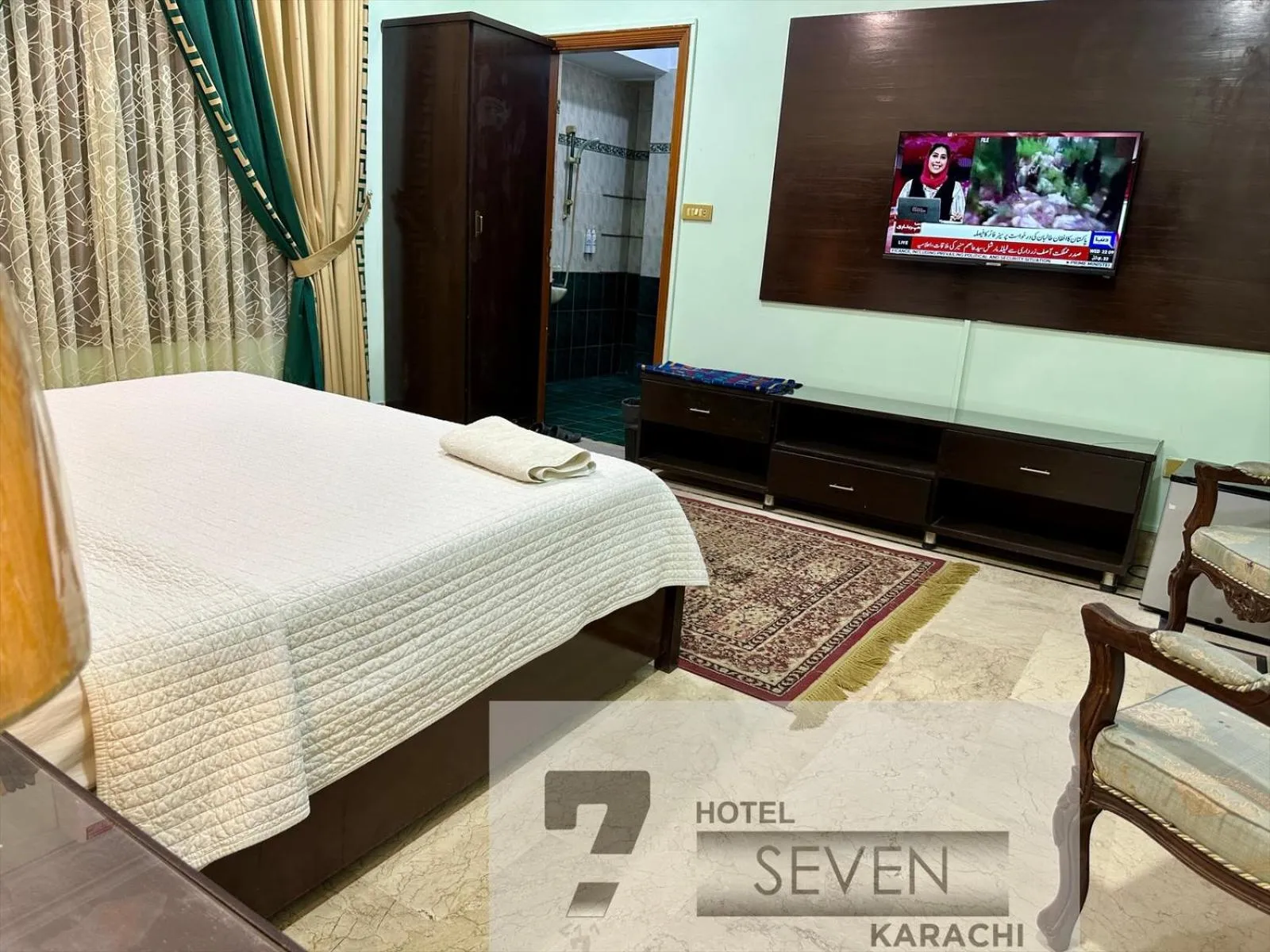 Bed in Hotel Seven 7