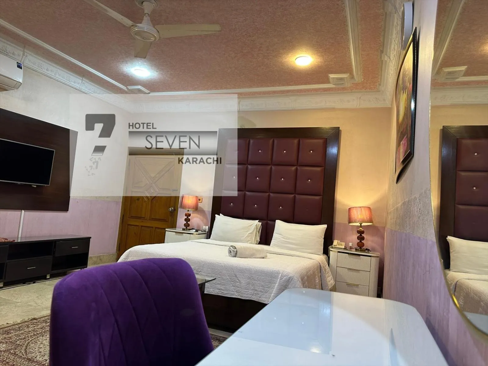 Bed in Hotel Seven 7