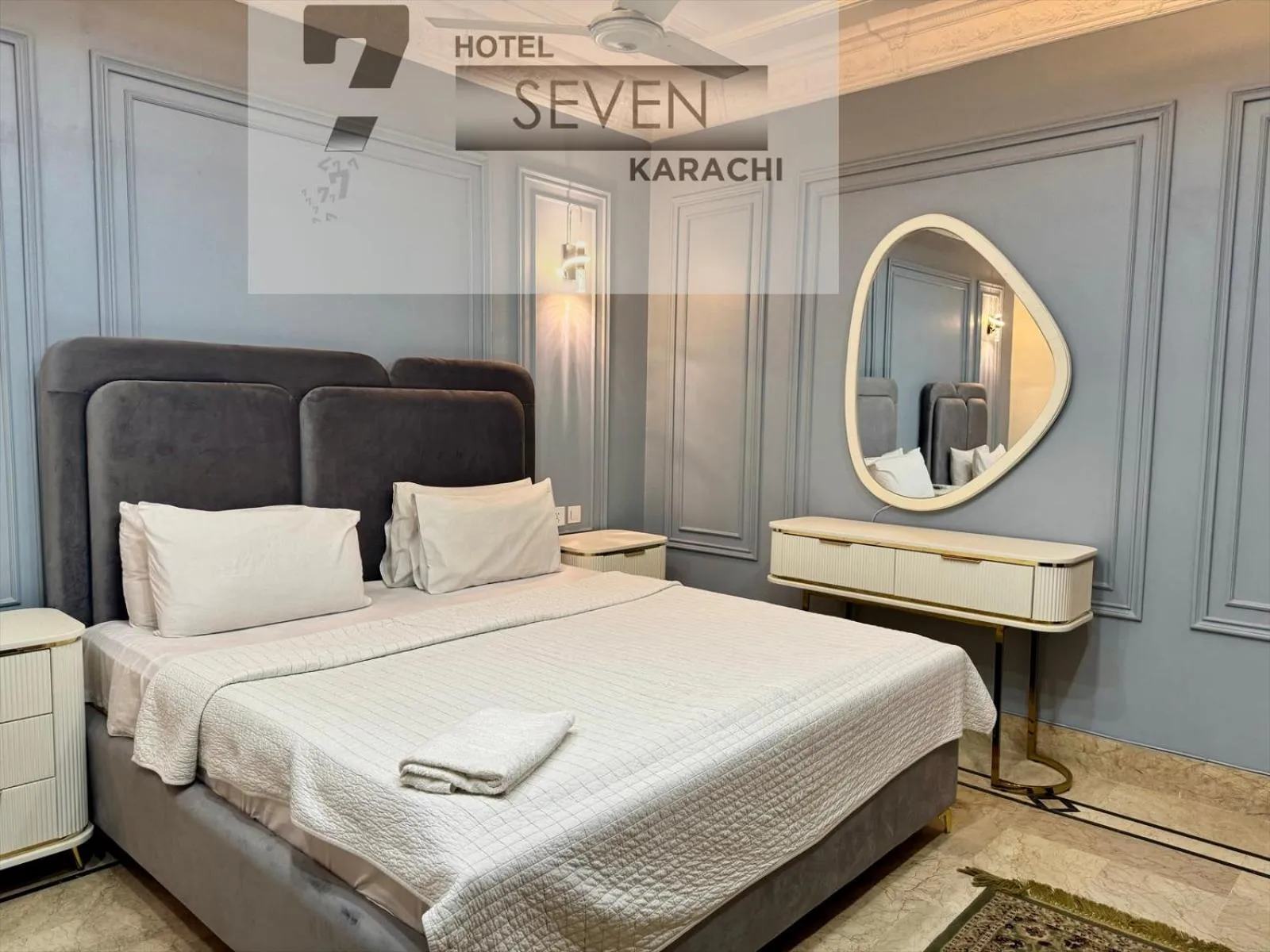 Bed in Hotel Seven 7