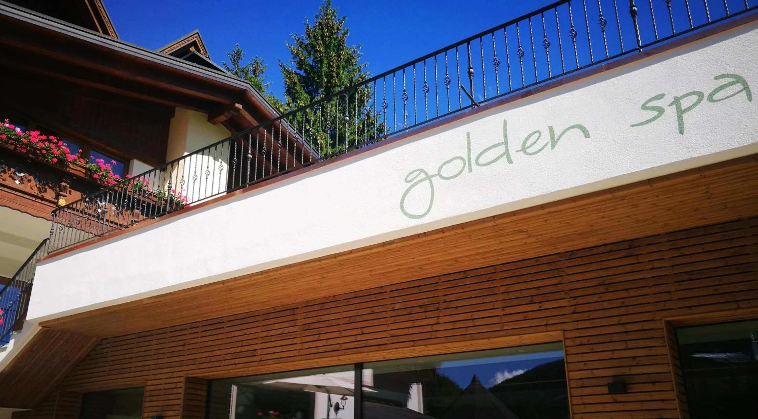 Decorative detail in Il Piccolo Dolomiti Resort