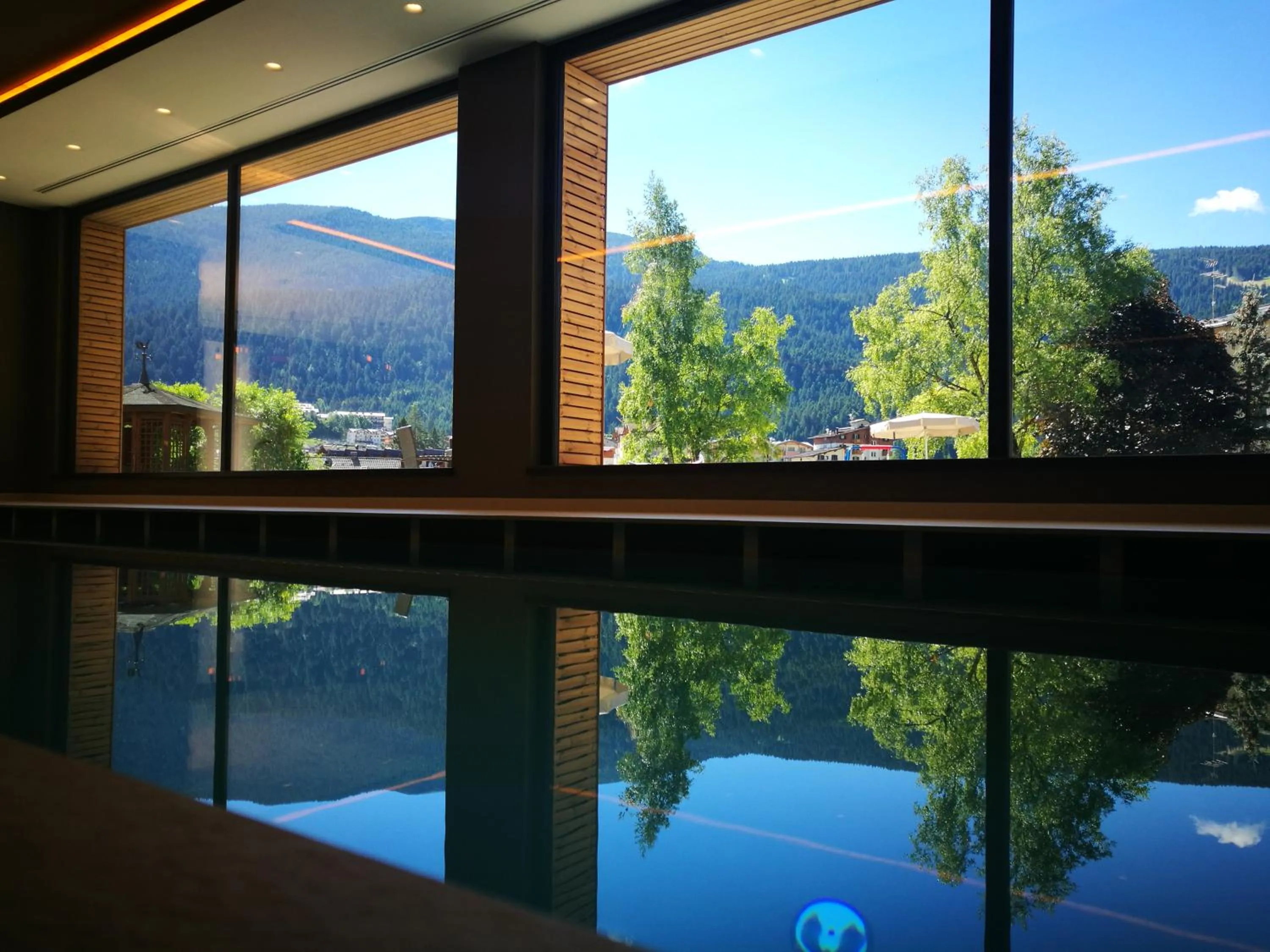 Swimming pool in Il Piccolo Dolomiti Resort