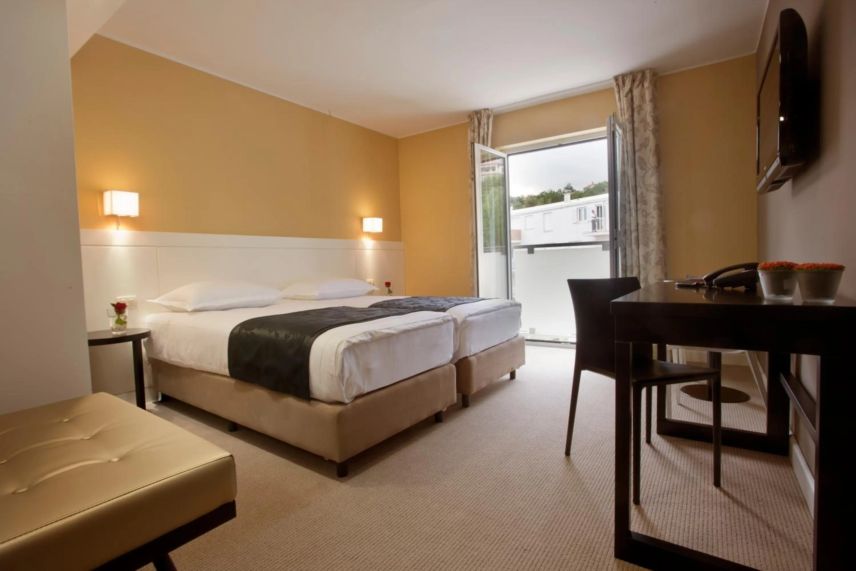 Bed in Hotel Laurus - Liburnia