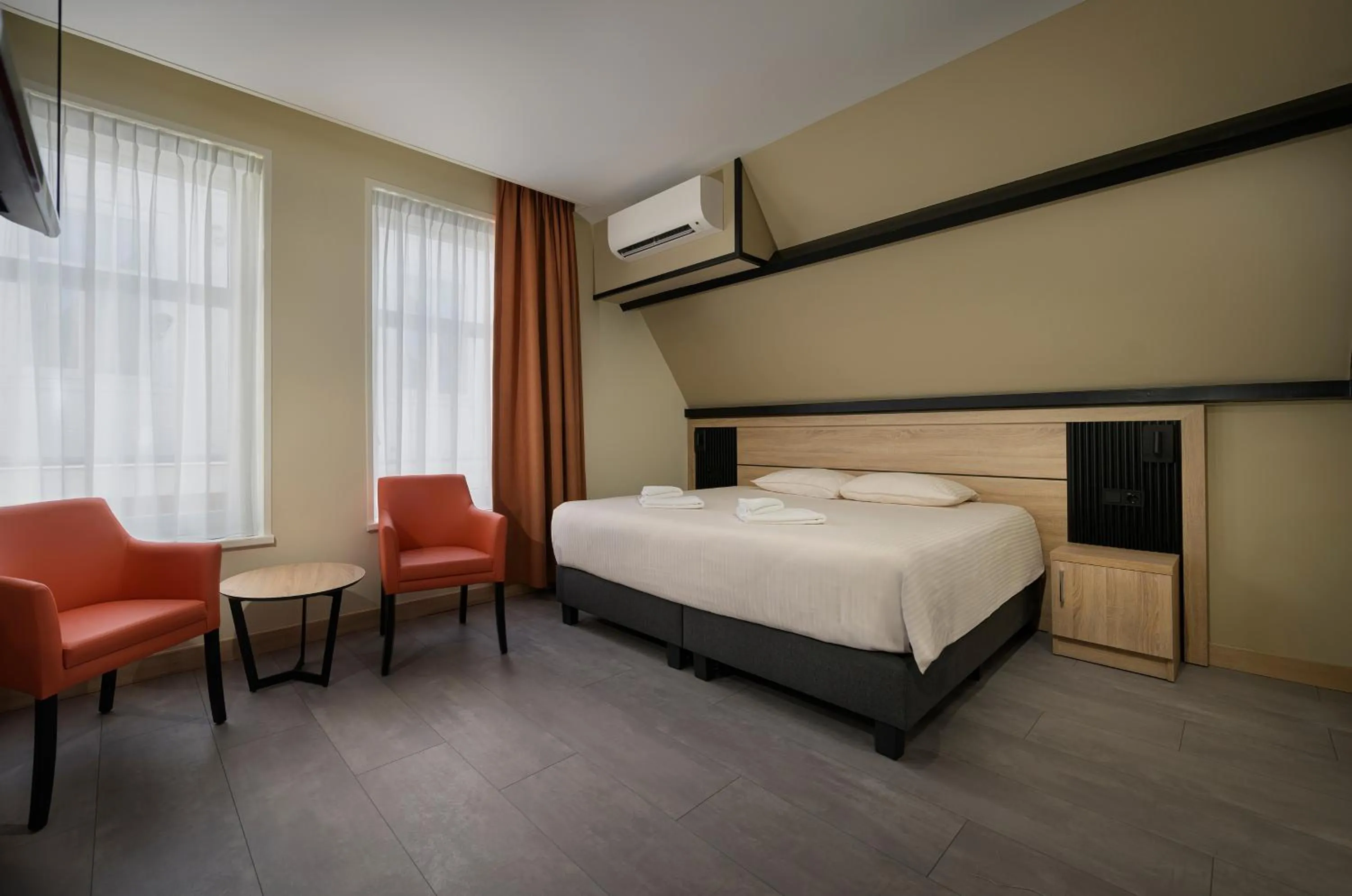 Bed in Atlas Village Brielle