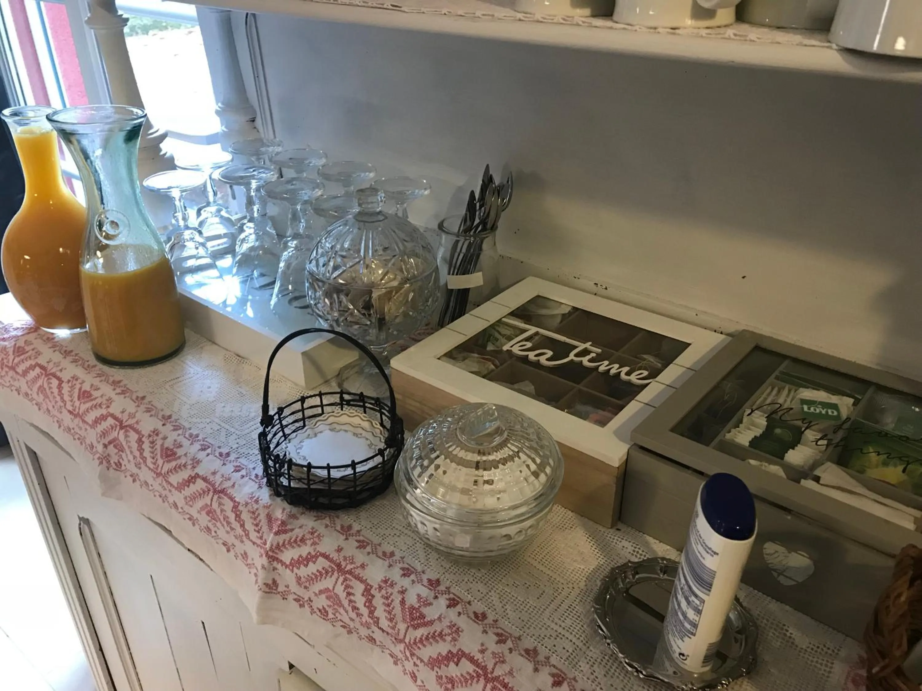 Coffee/tea facilities in Logis Hôtel DOMAINE du MOULIN
