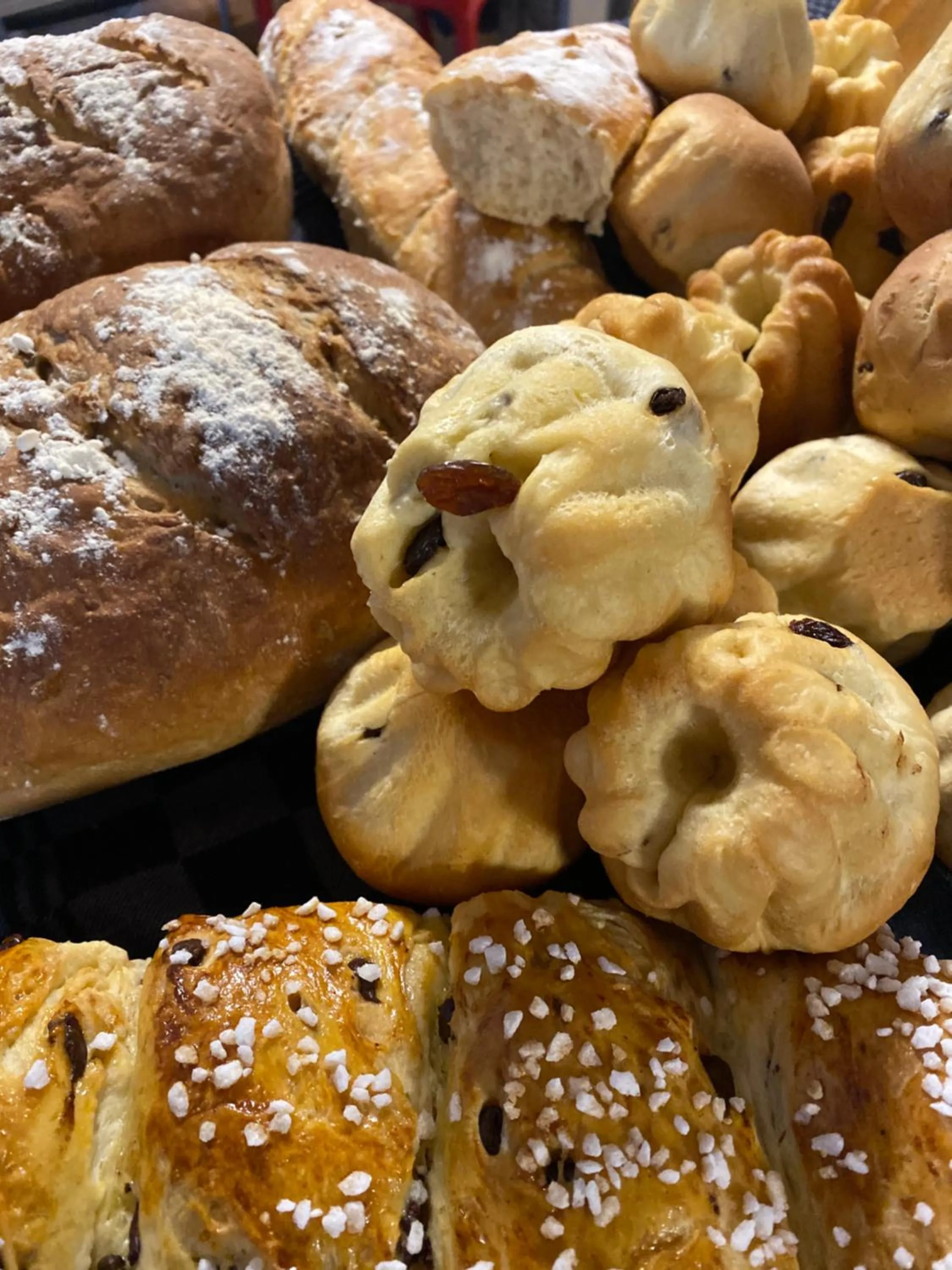 Continental breakfast in Logis Hôtel DOMAINE du MOULIN
