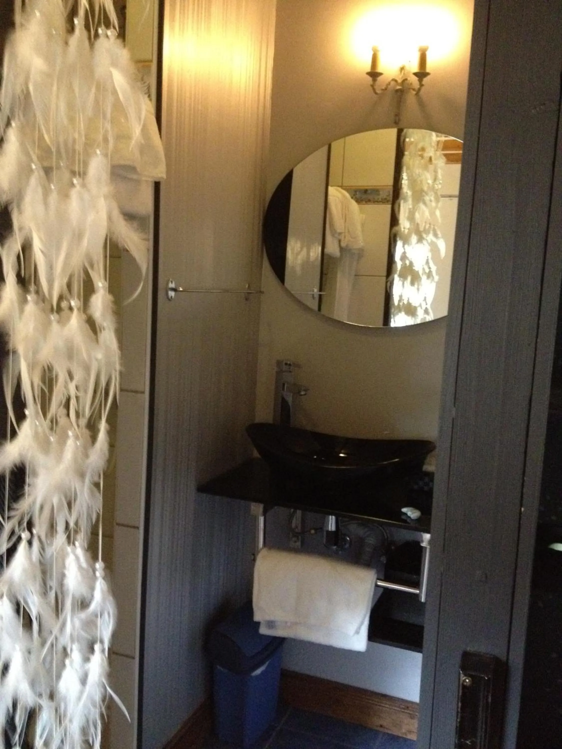 Bathroom in Logis Hôtel DOMAINE du MOULIN