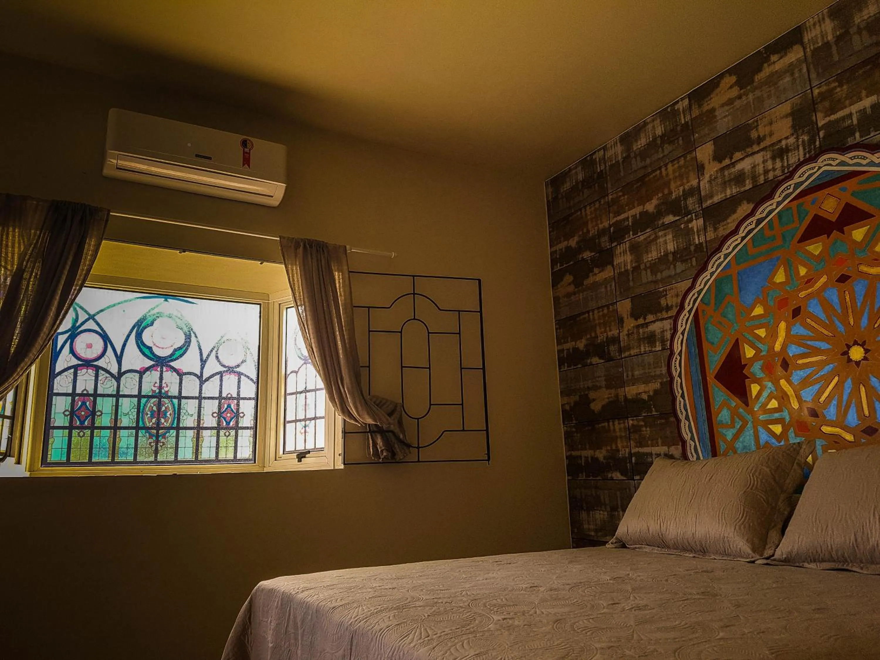 Decorative detail, Bed in Suite Queen D'Arte