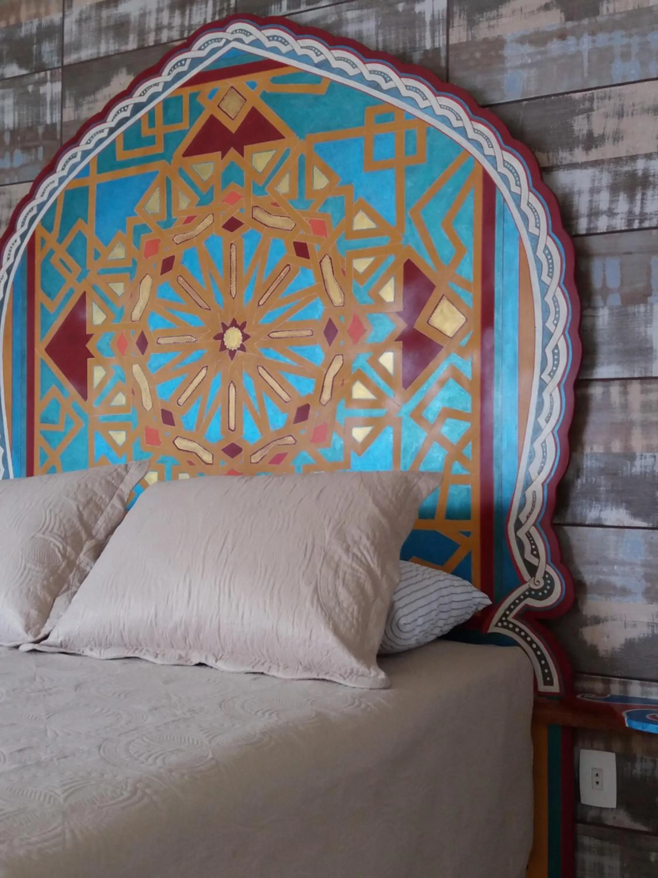 Decorative detail, Bed in Suite Queen D'Arte