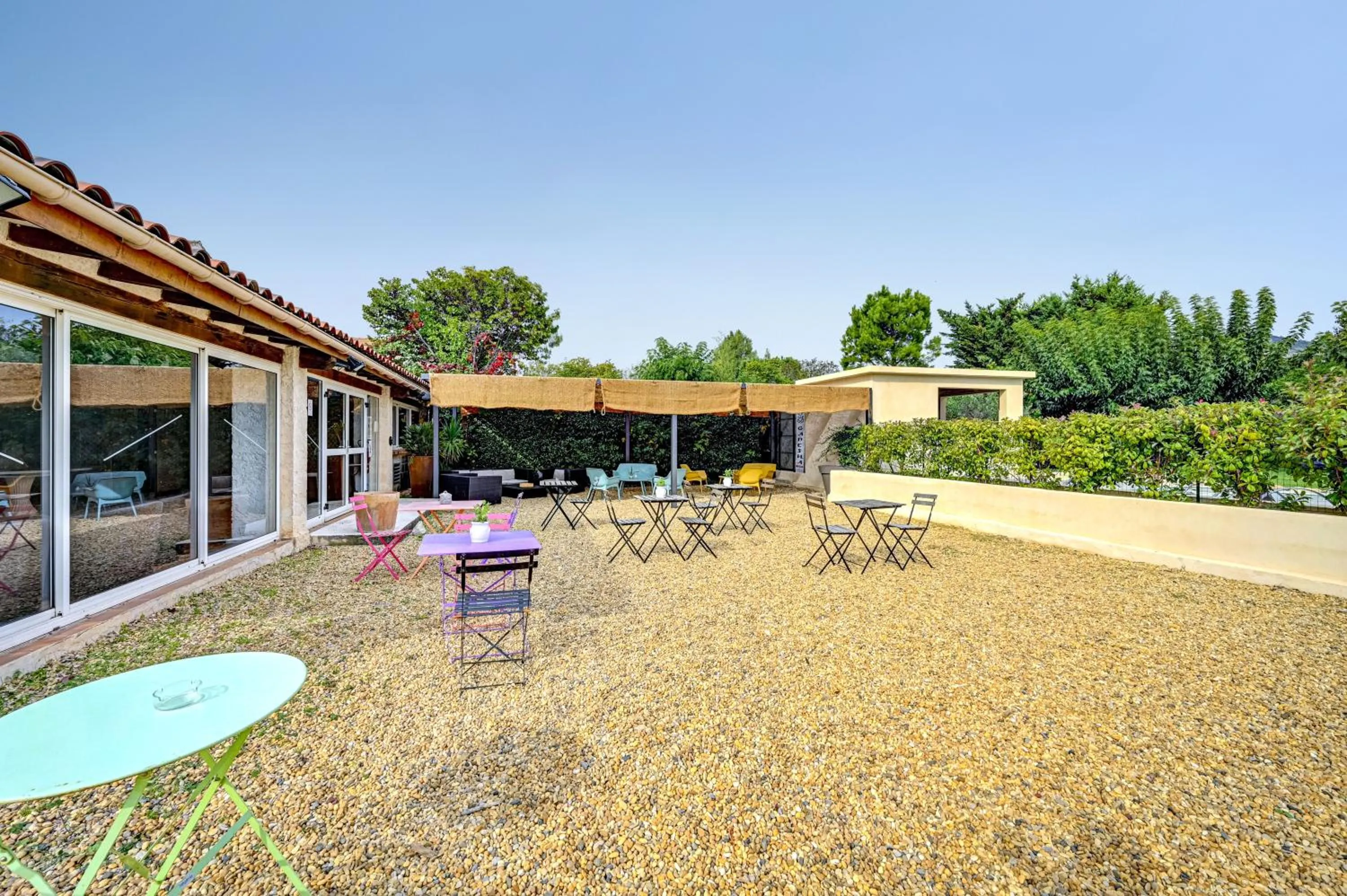 Garden in Contact Hôtel Le Provence