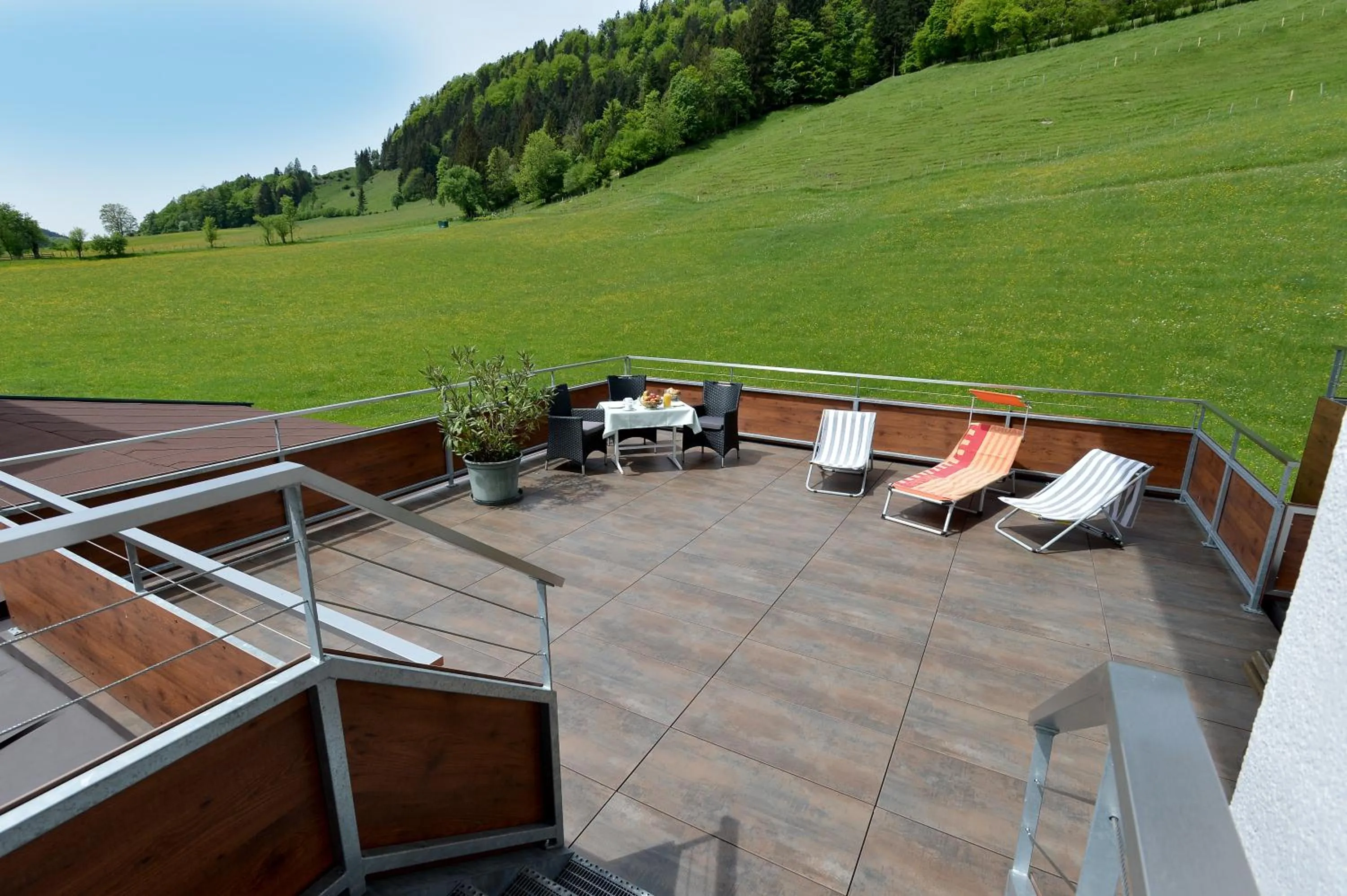 Garden in Hotel Garni Tirol