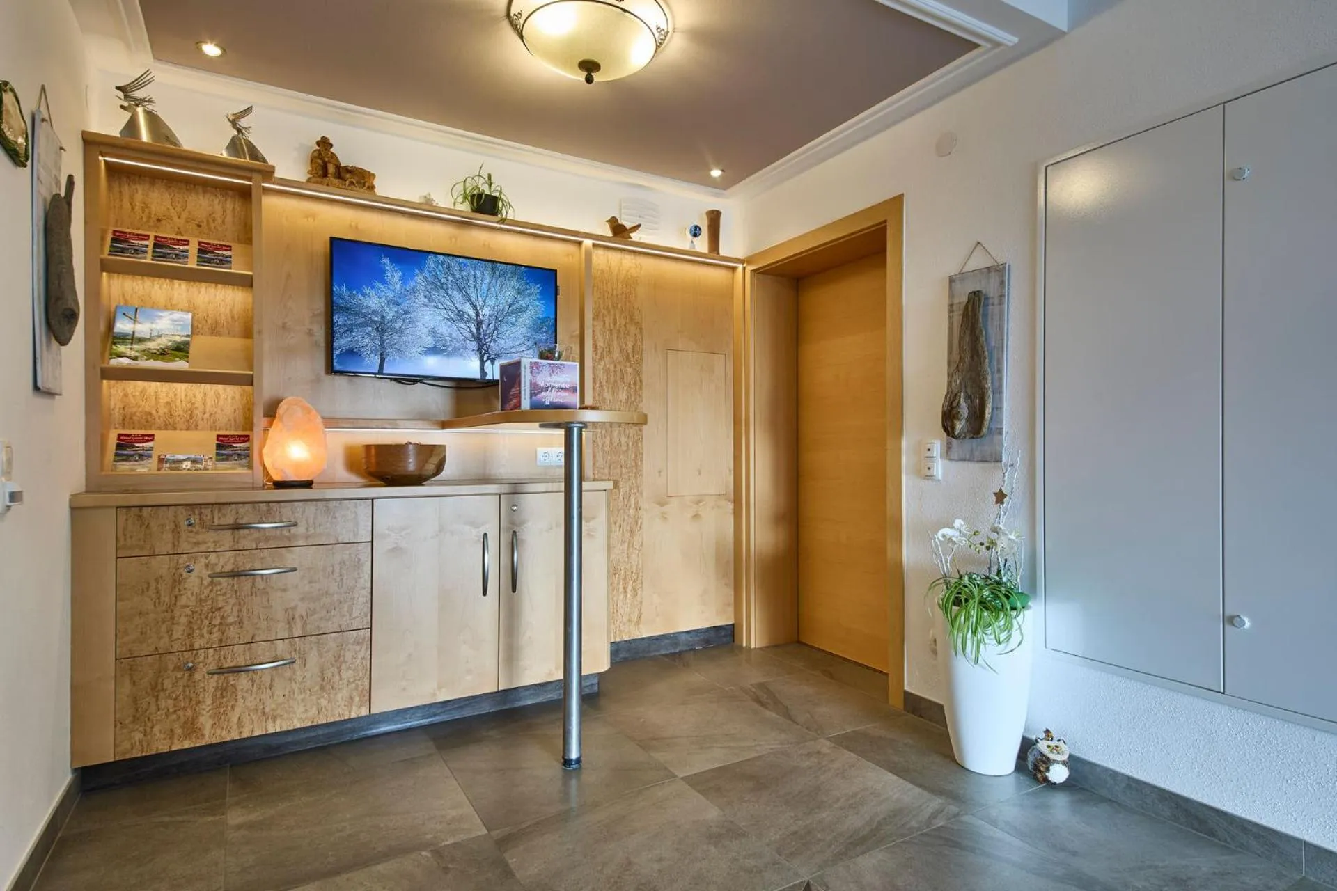 Lobby or reception in Hotel Garni Tirol