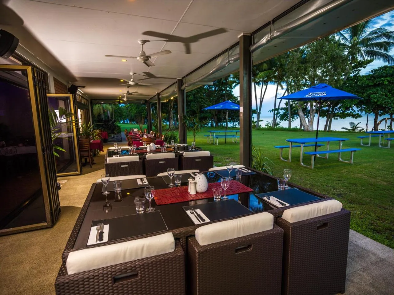 Restaurant/places to eat in King Reef Resort