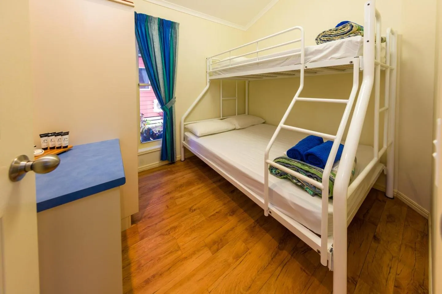 bunk bed, Bed in King Reef Resort