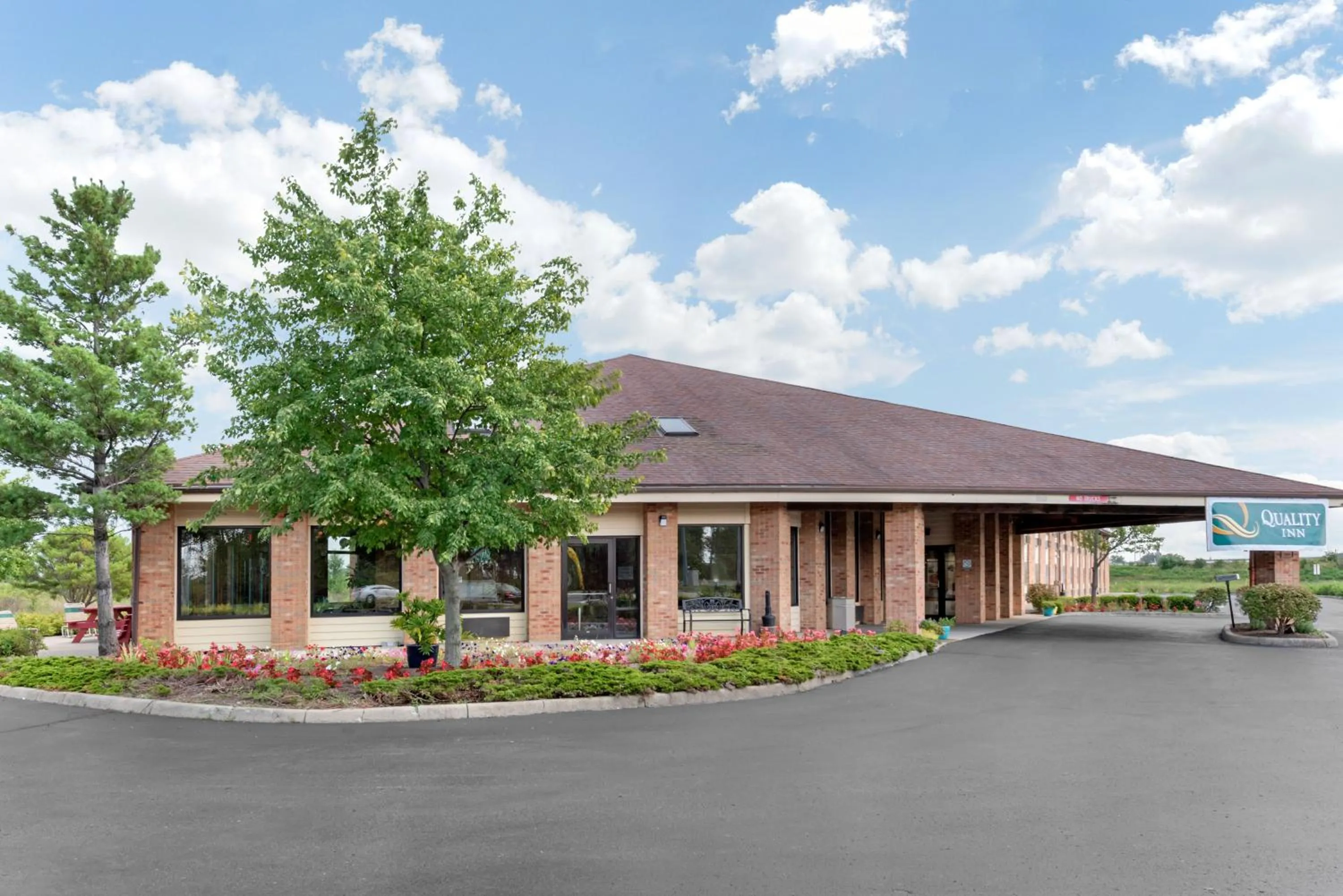 Property building in Quality Inn Washington Court House