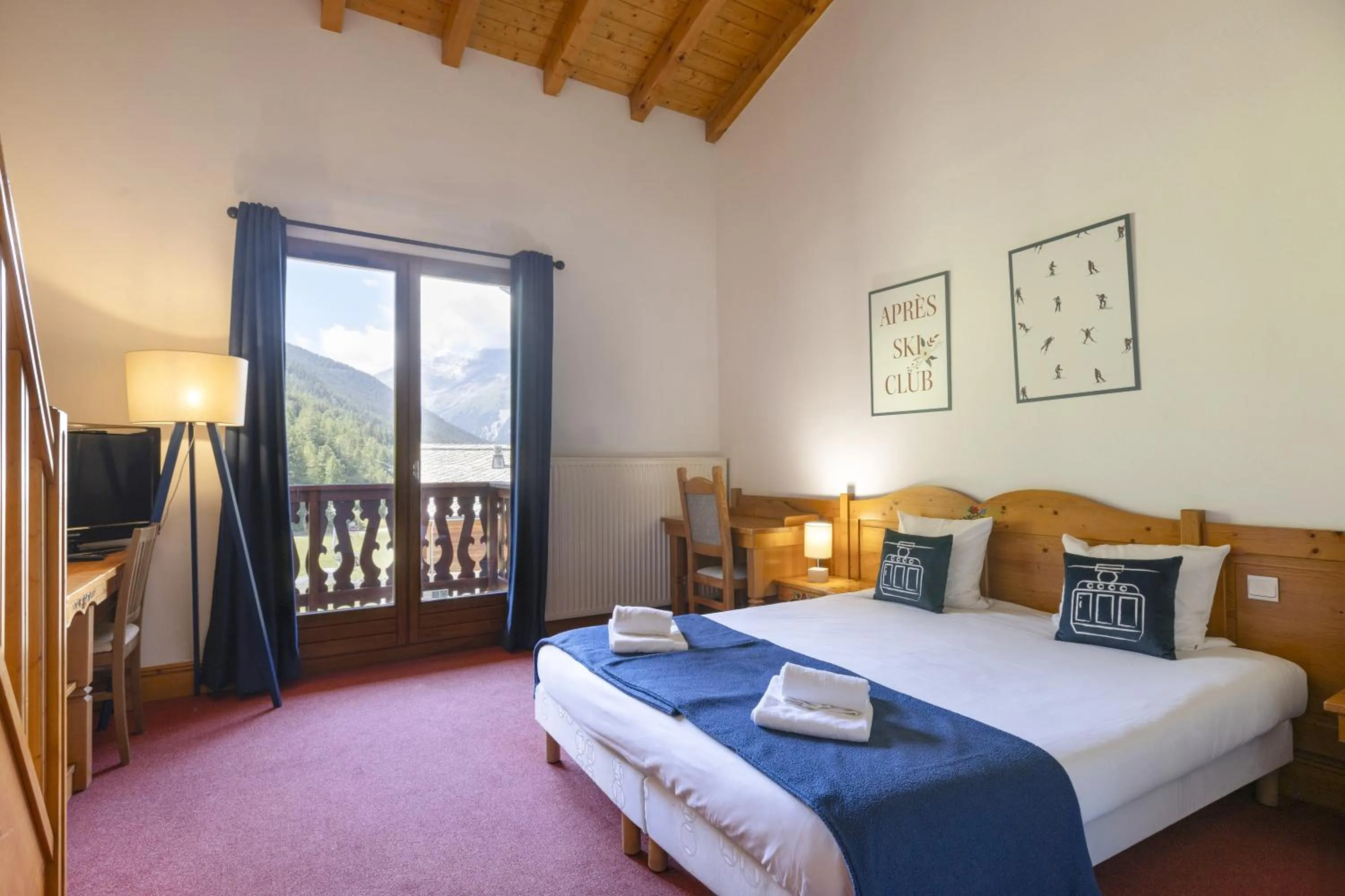 Bedroom, Bed in Hôtel Club MMV Le Val Cenis