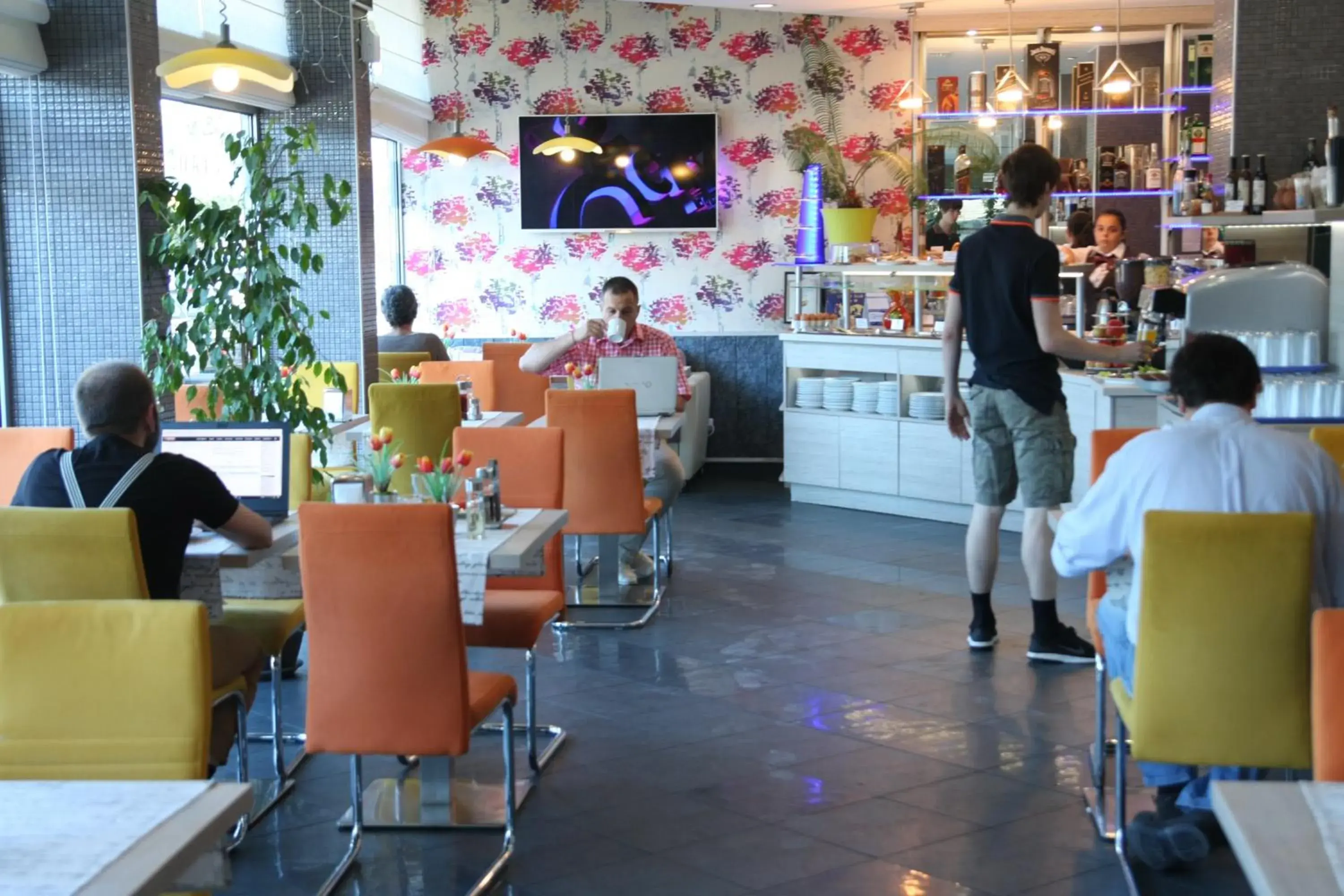 Restaurant/places to eat in Aqua Hotel Restaurant/places to eat in Aqua Hotel