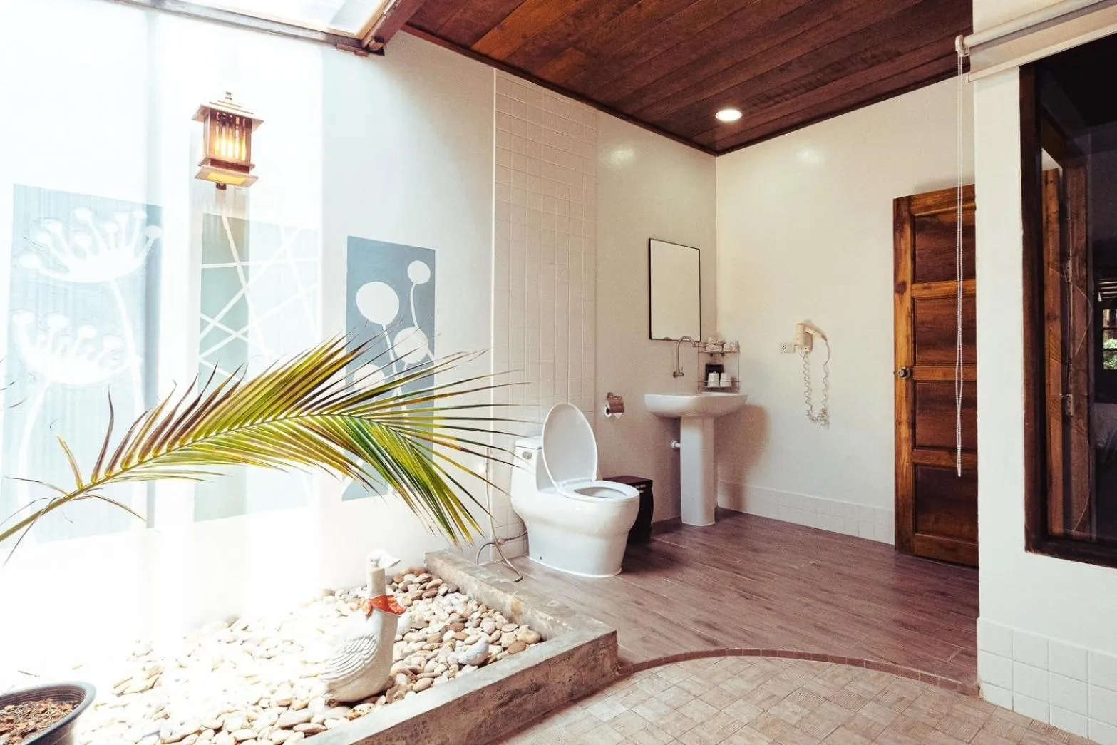 Bathroom in Maikaew Damnoen Resort