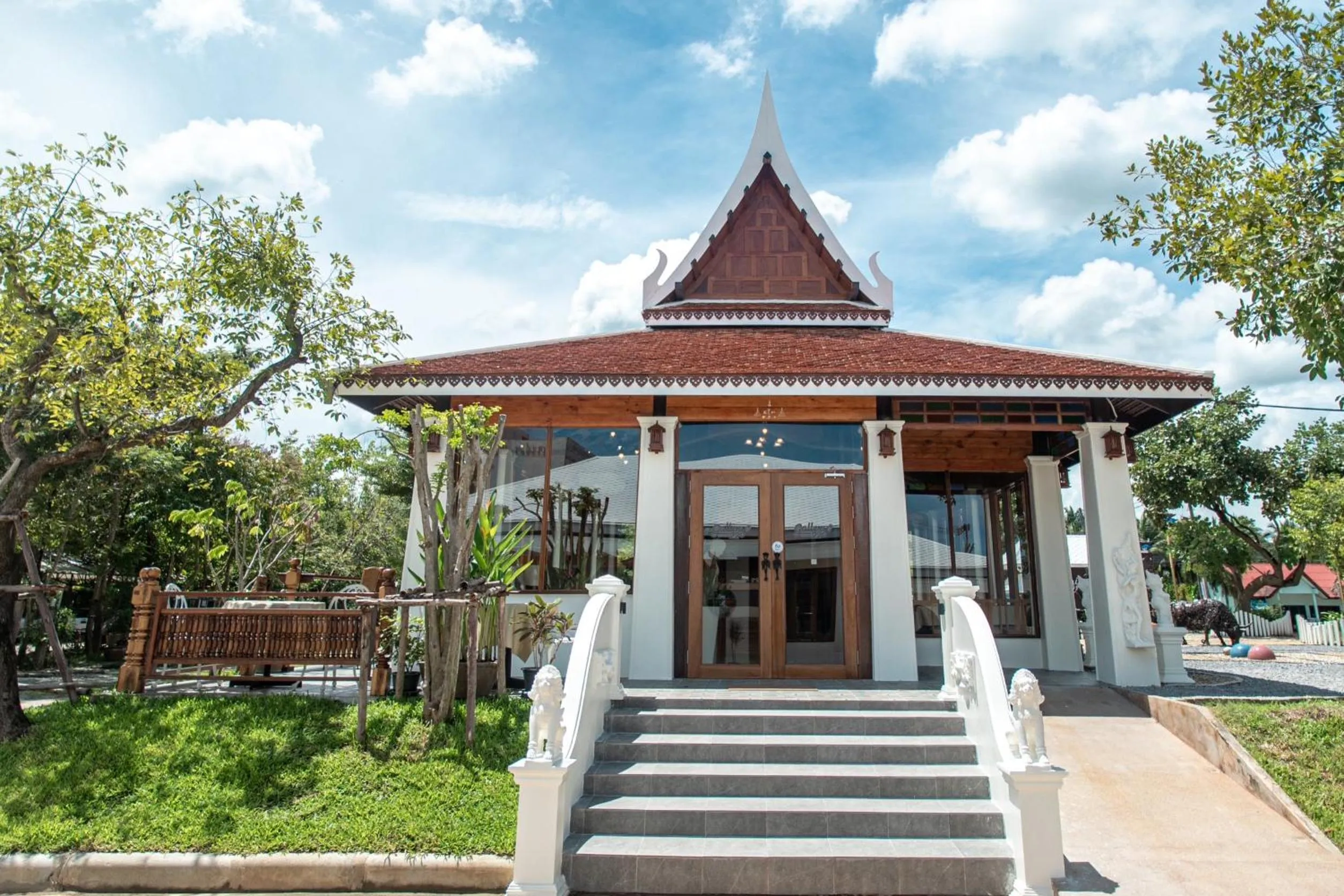 Restaurant/places to eat in Maikaew Damnoen Resort