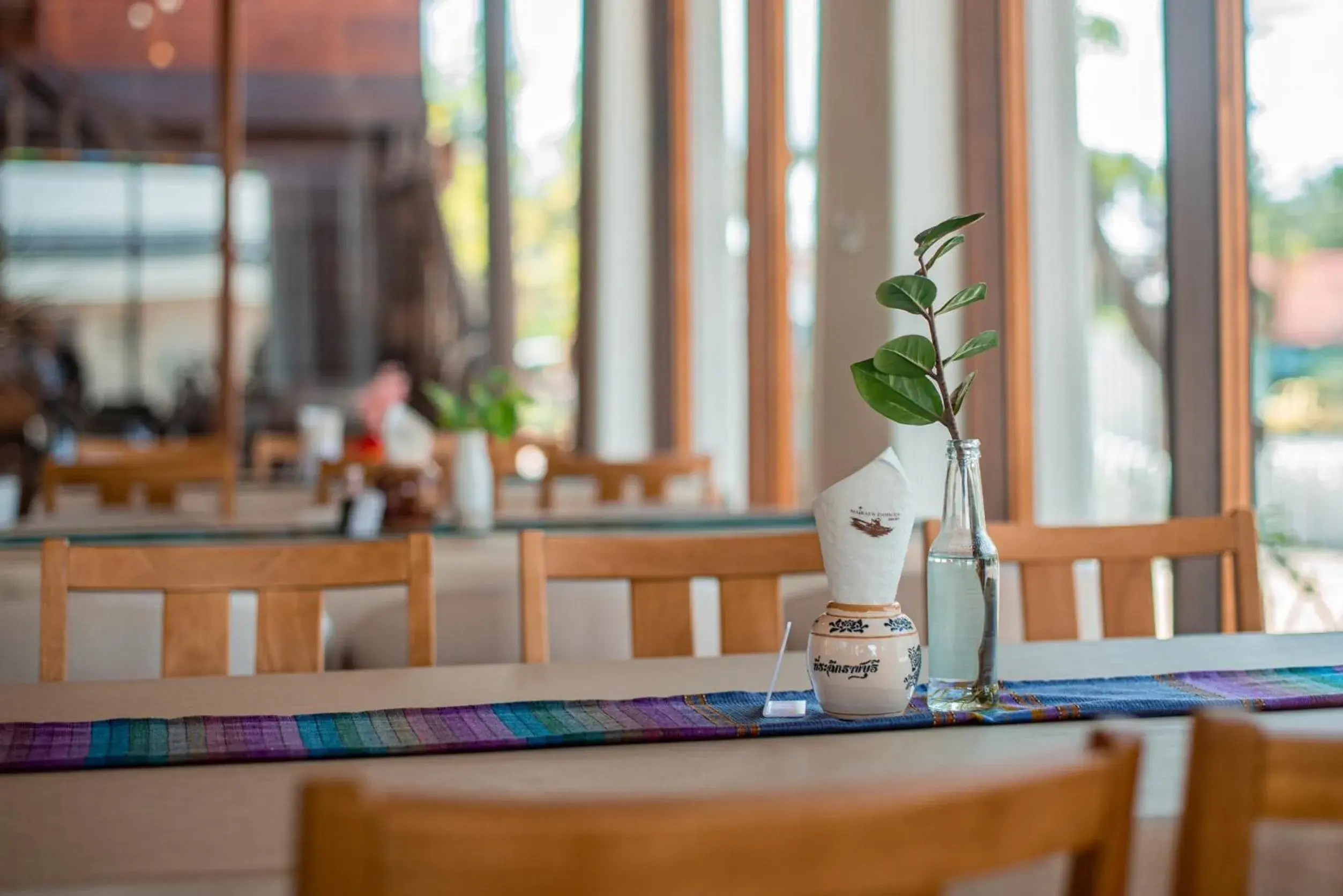 Restaurant/places to eat in Maikaew Damnoen Resort Restaurant/places to eat in Maikaew Damnoen Resort