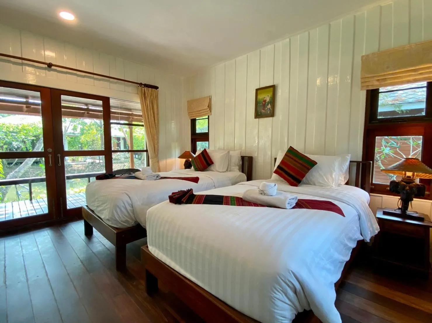 Bed in Maikaew Damnoen Resort