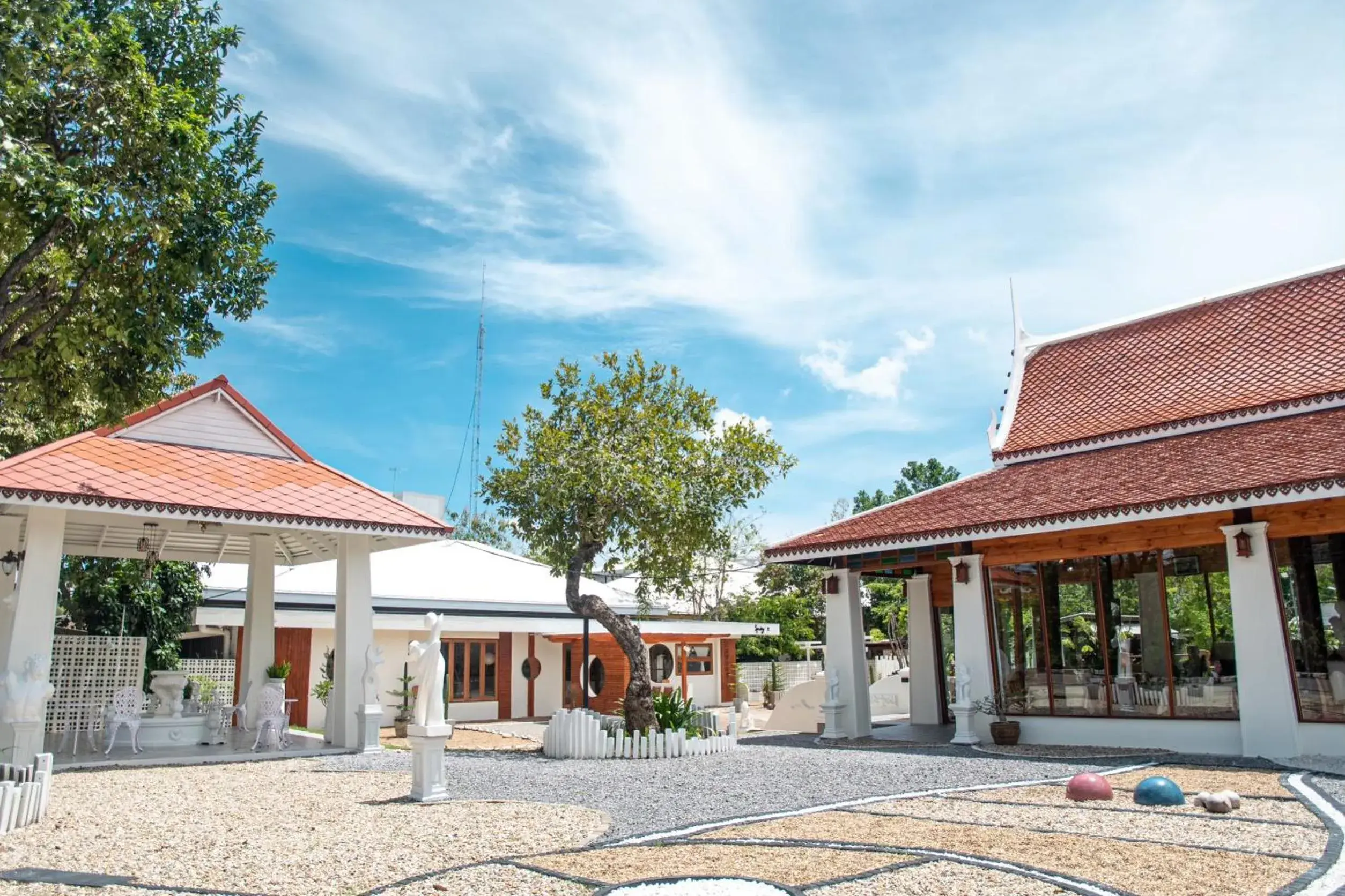Restaurant/places to eat in Maikaew Damnoen Resort Restaurant/places to eat in Maikaew Damnoen Resort