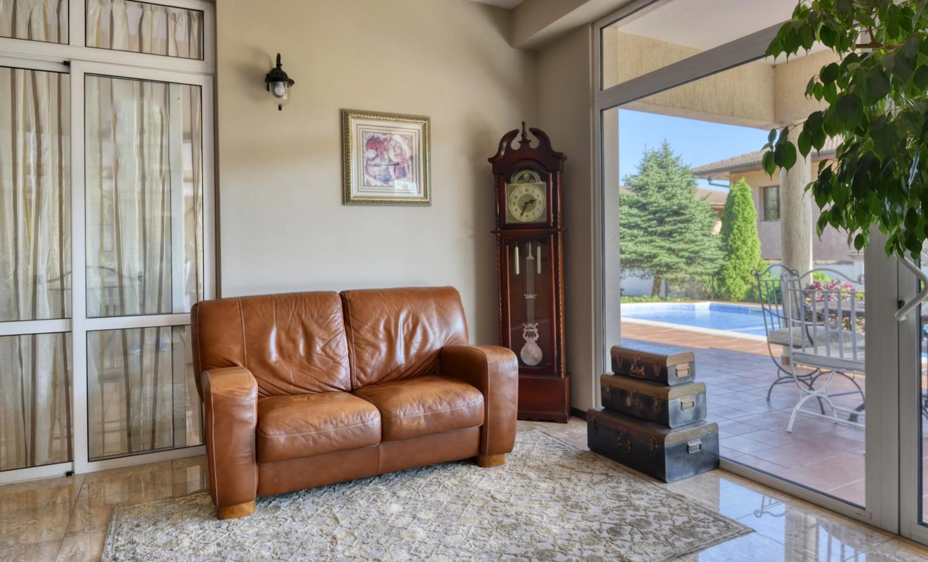 Alekta Hotel - Free Parking