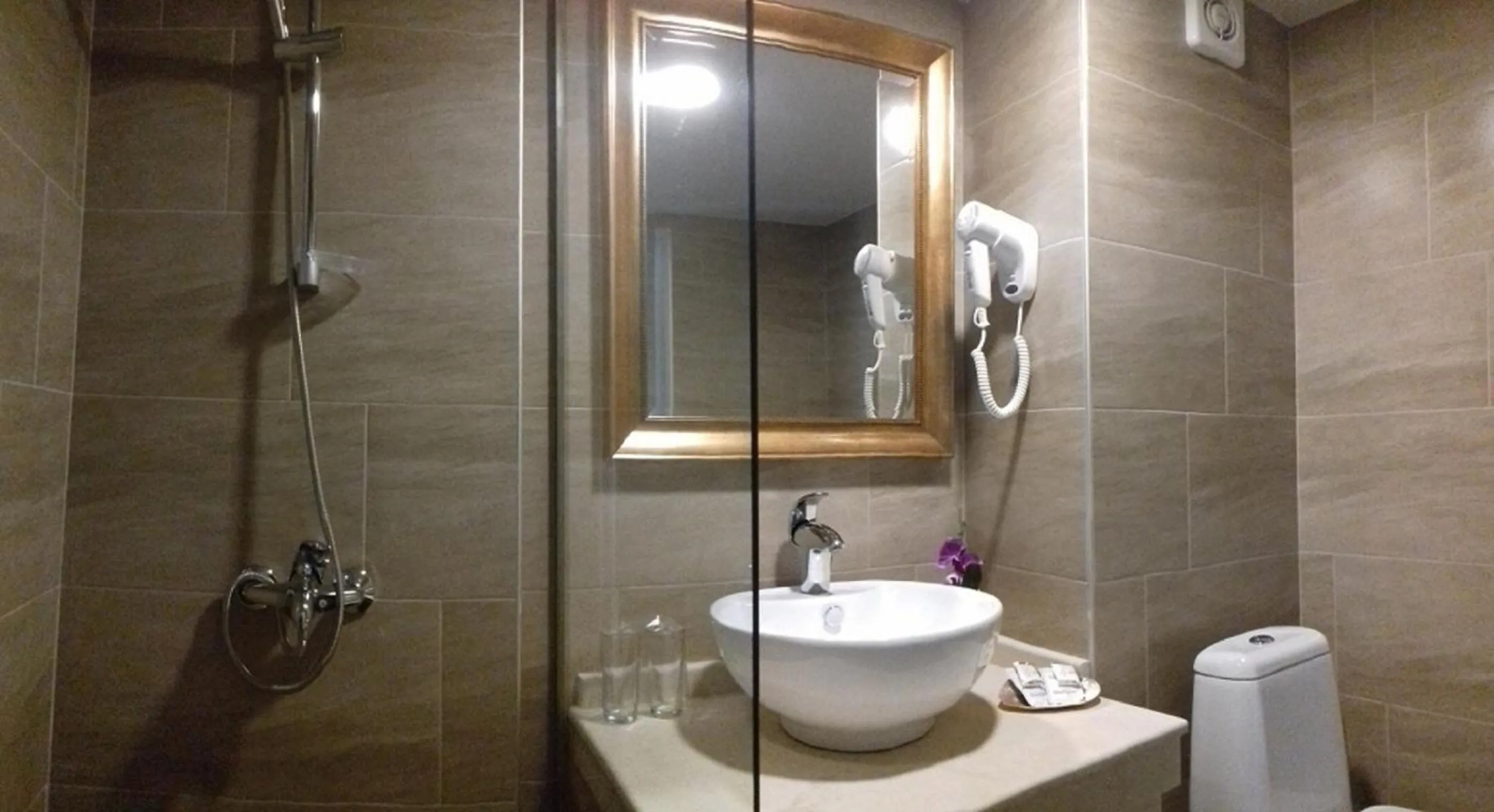 Bathroom in Alekta Hotel - Free Parking