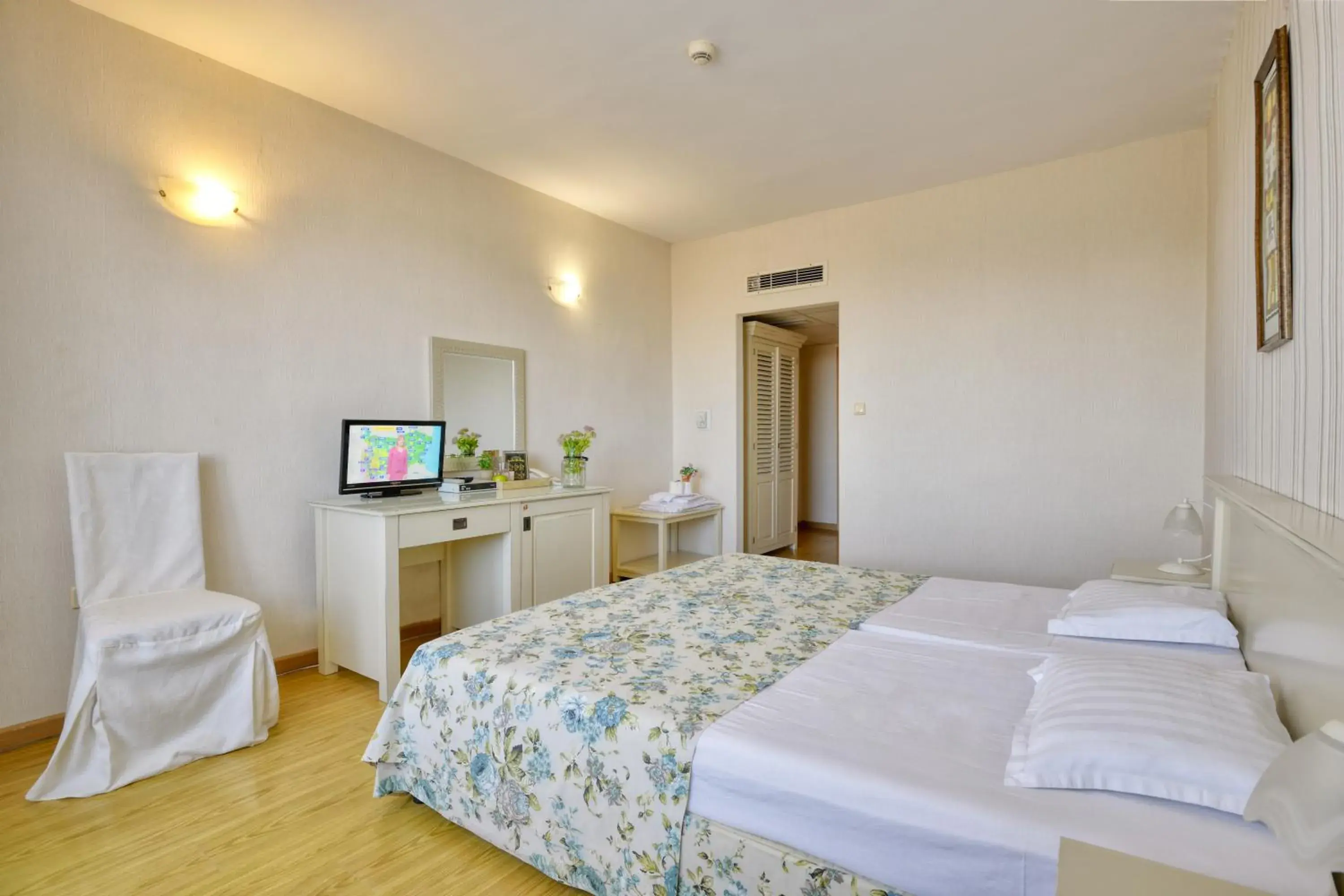Double Room in Alekta Hotel - Free Parking Double Room in Alekta Hotel - Free Parking