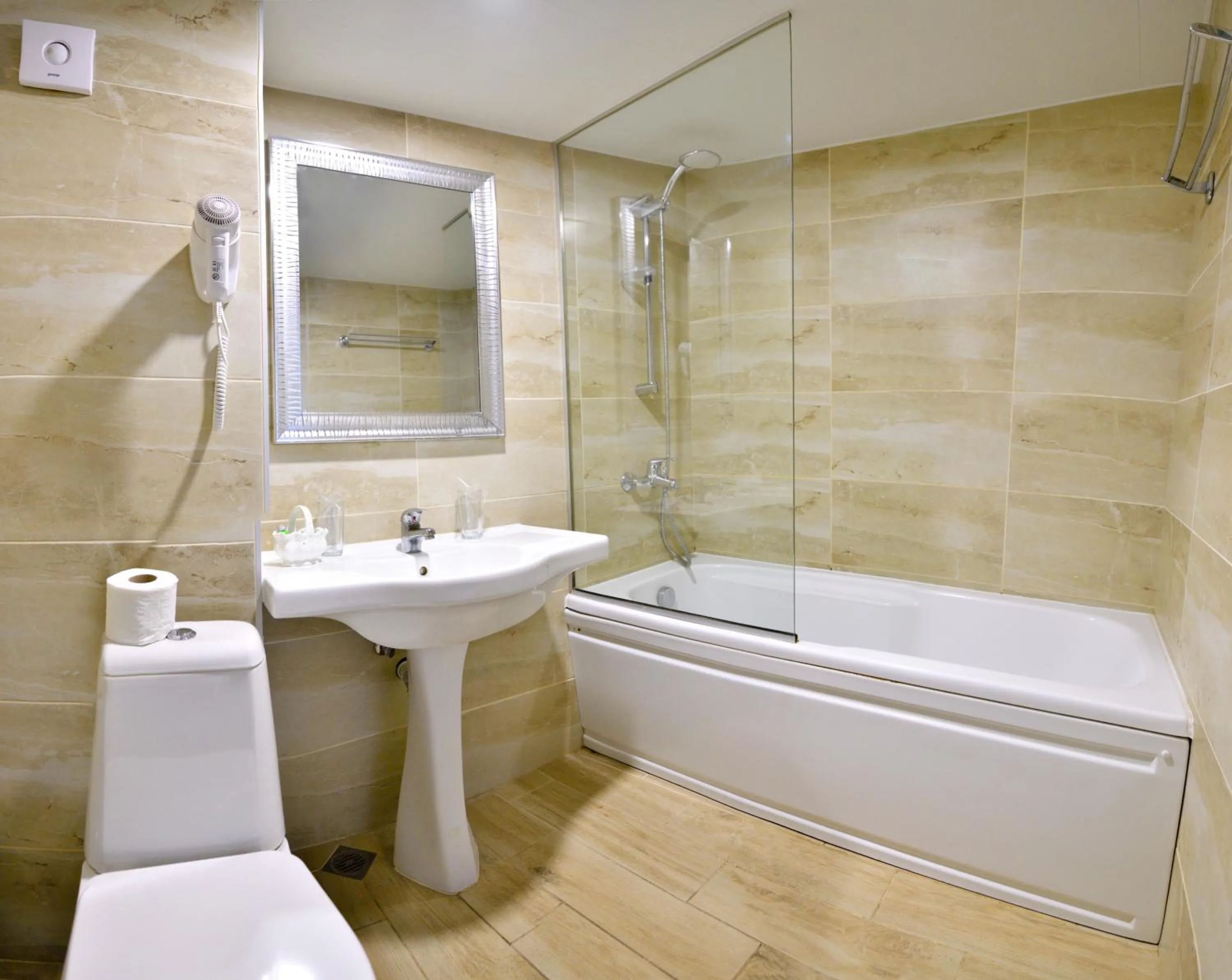 Alekta Hotel - Free Parking