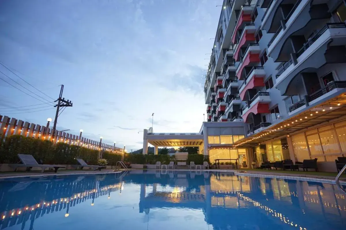 Swimming pool in BCP Hotel Swimming pool in BCP Hotel