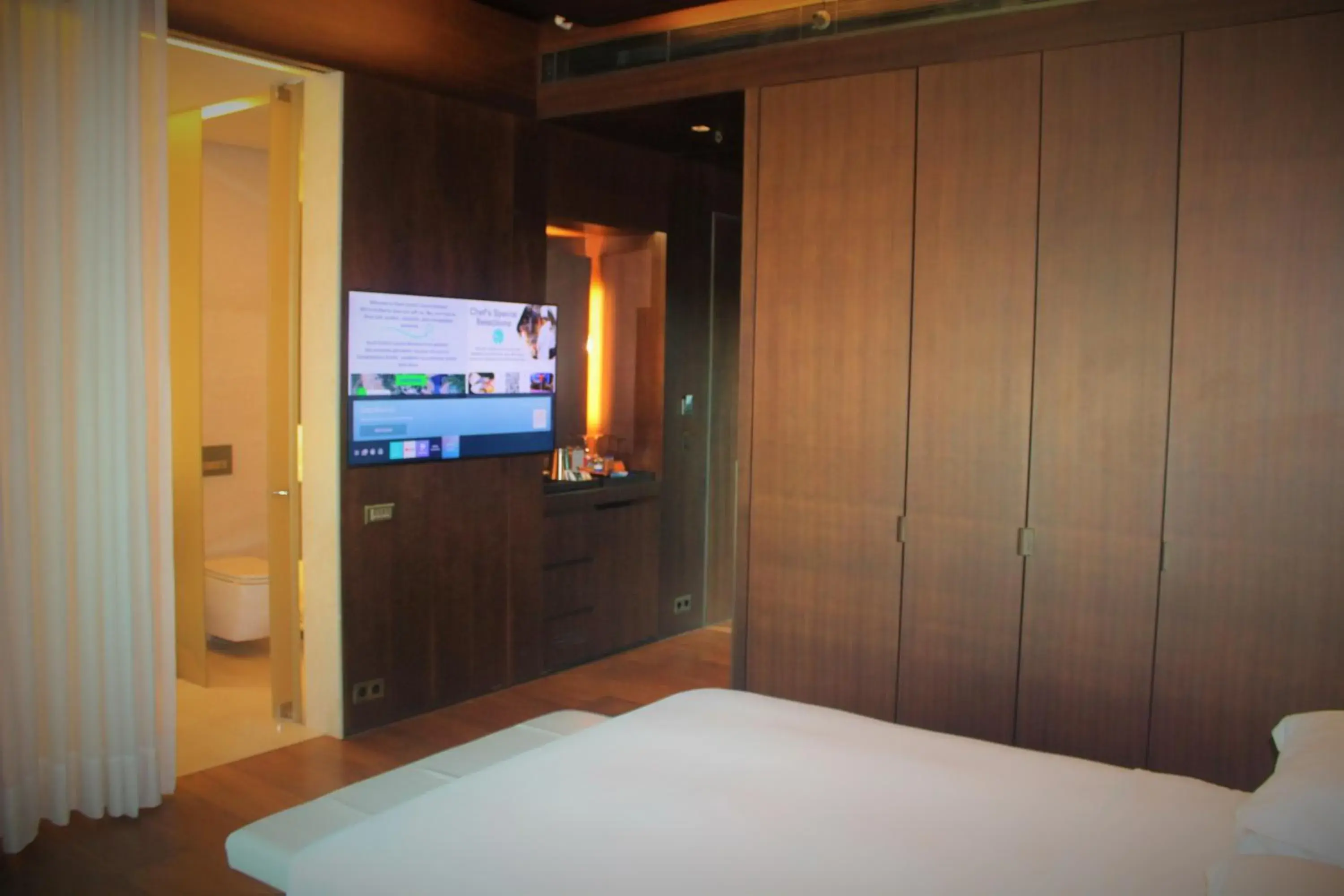 TV and multimedia, Bed in Hyatt Centric Levent Istanbul TV and multimedia, Bed in Hyatt Centric Levent Istanbul