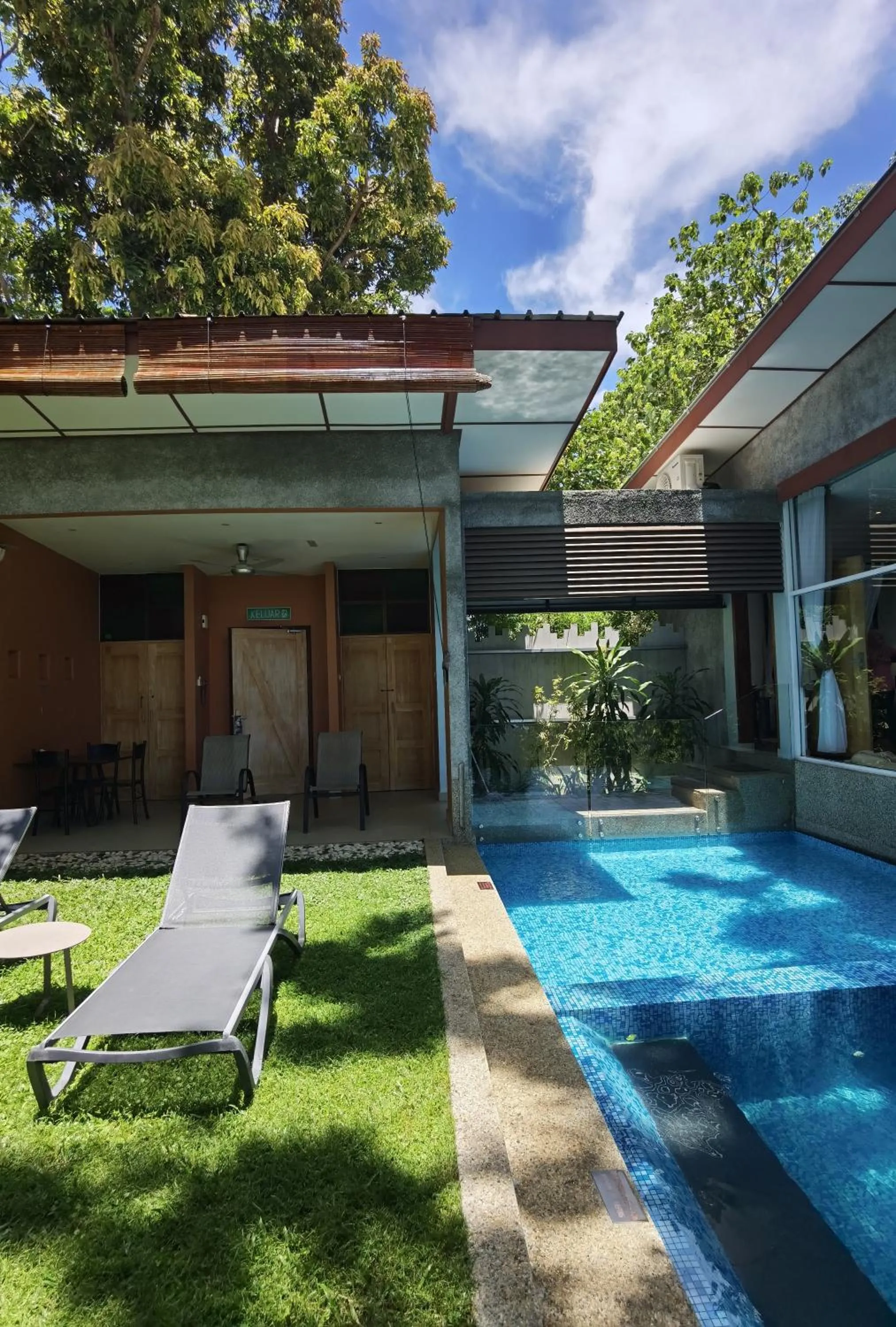 Swimming pool in Ambong Pool Villas - Private Pool