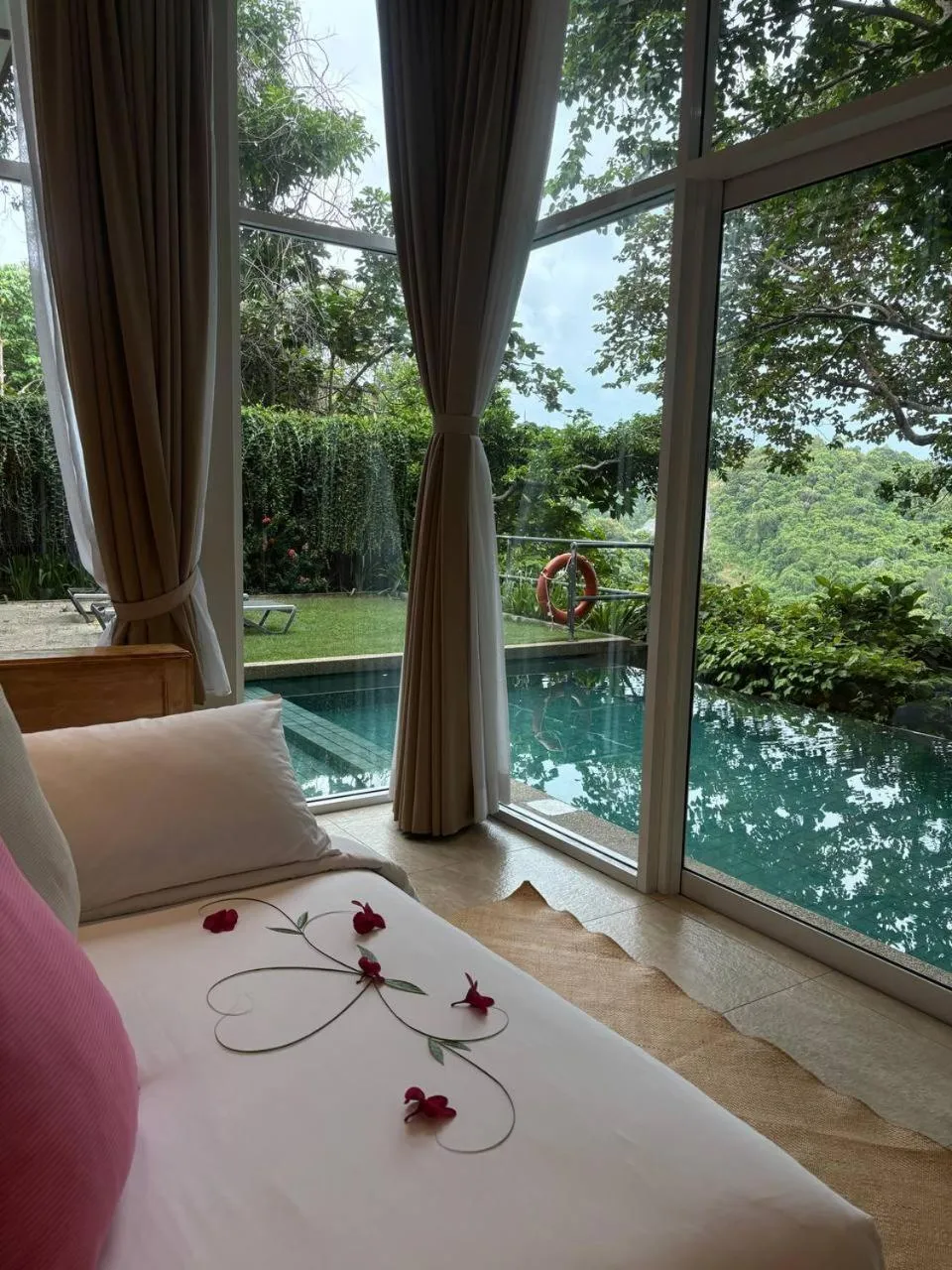 Bedroom, Bed in Ambong Pool Villas - Private Pool