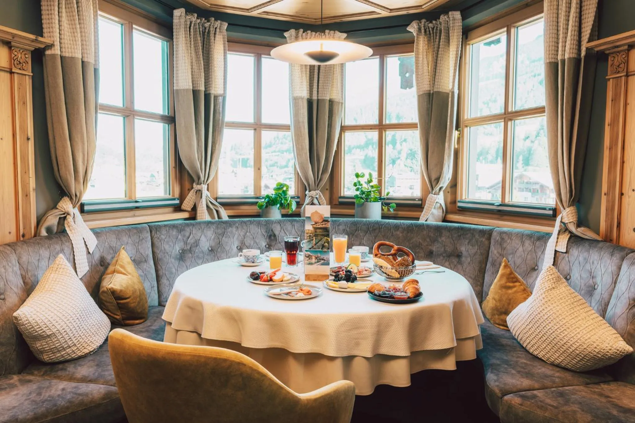 Restaurant/places to eat in Hotel Riederalm