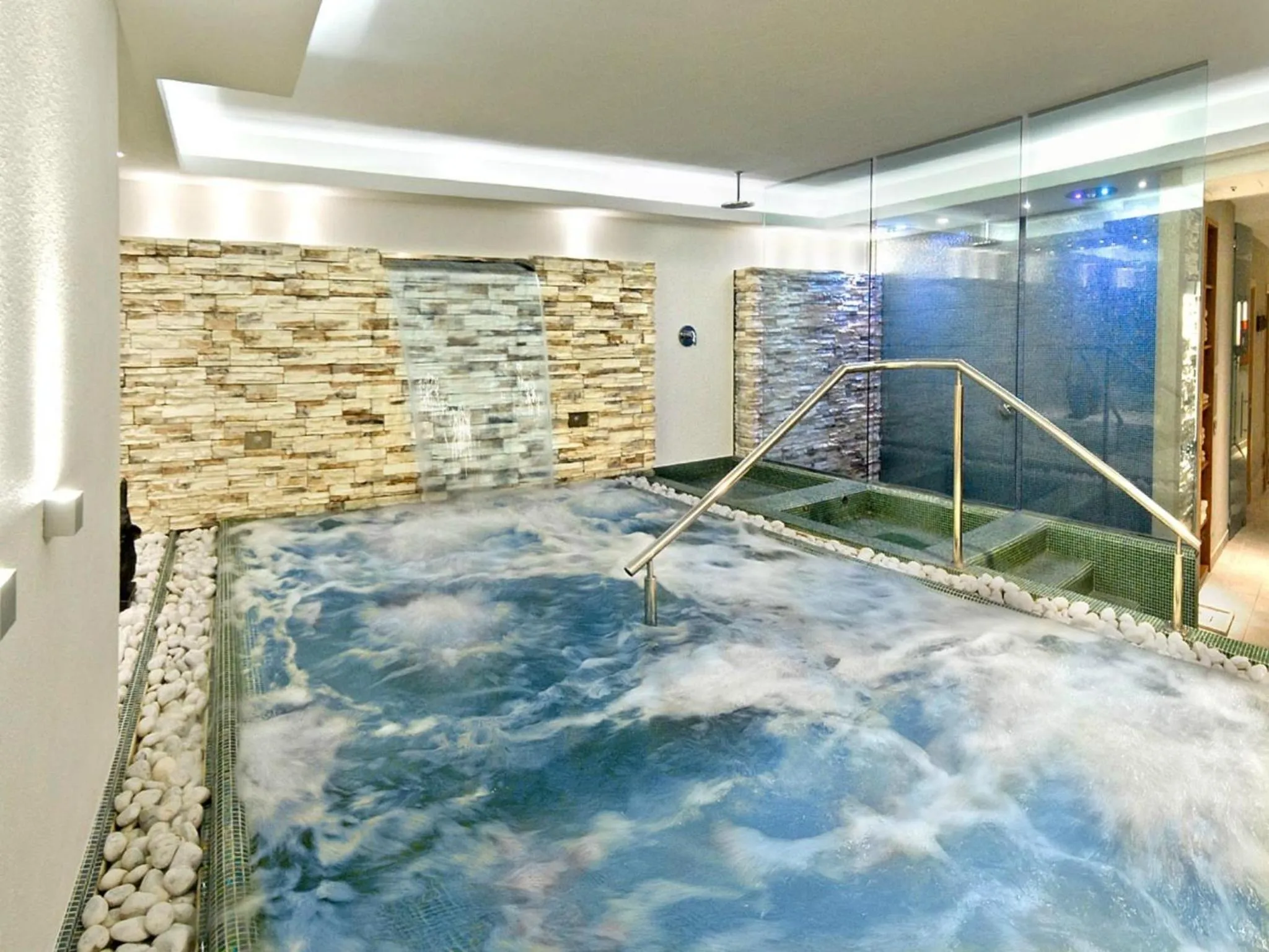 Swimming pool in Hotel Sarti