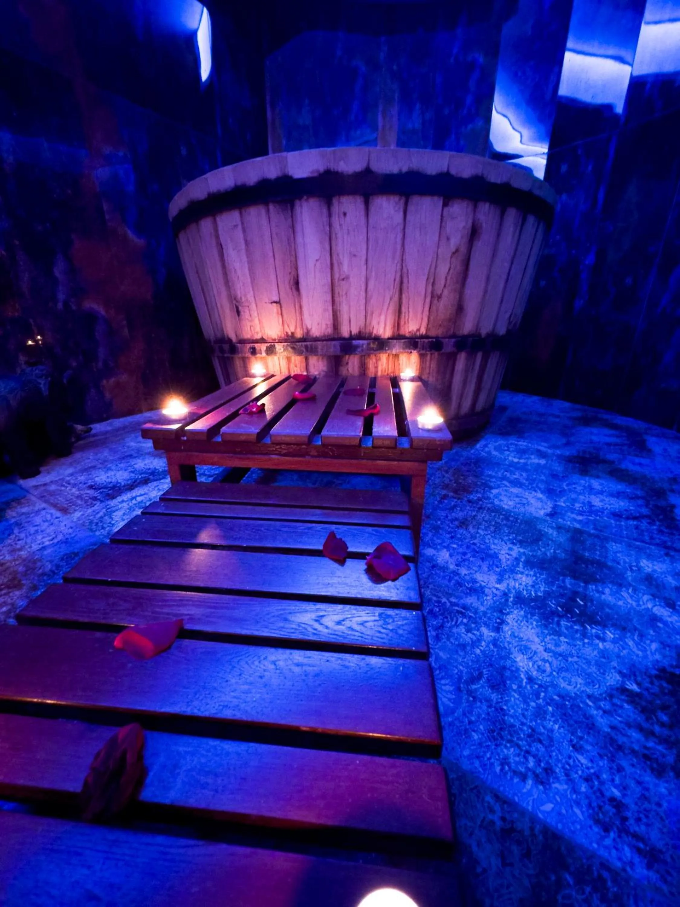 Hot Tub in Spa Hotel Rich