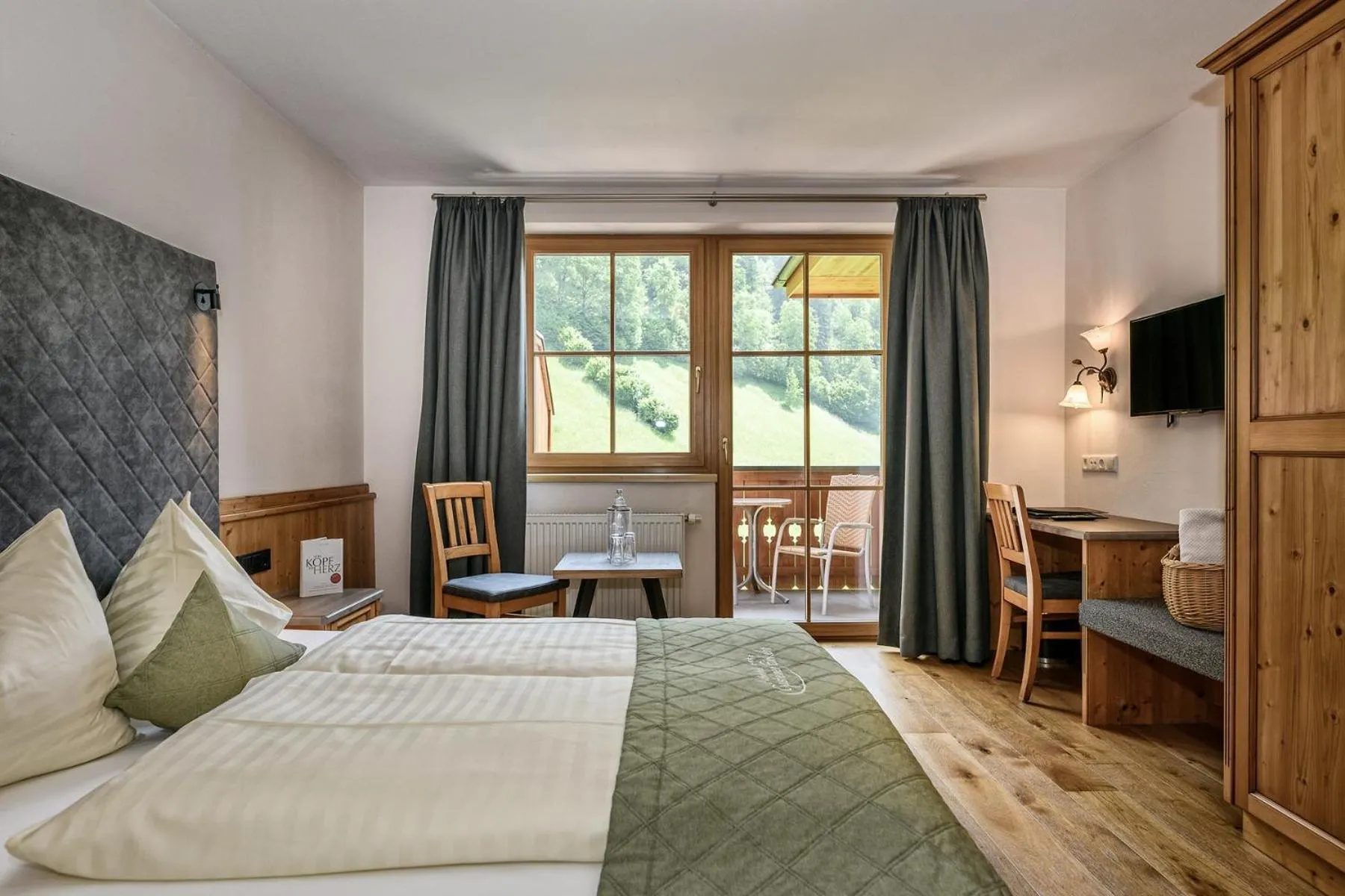 Photo of the whole room, Bed in Aktivhotel Gasteiner Einkehr